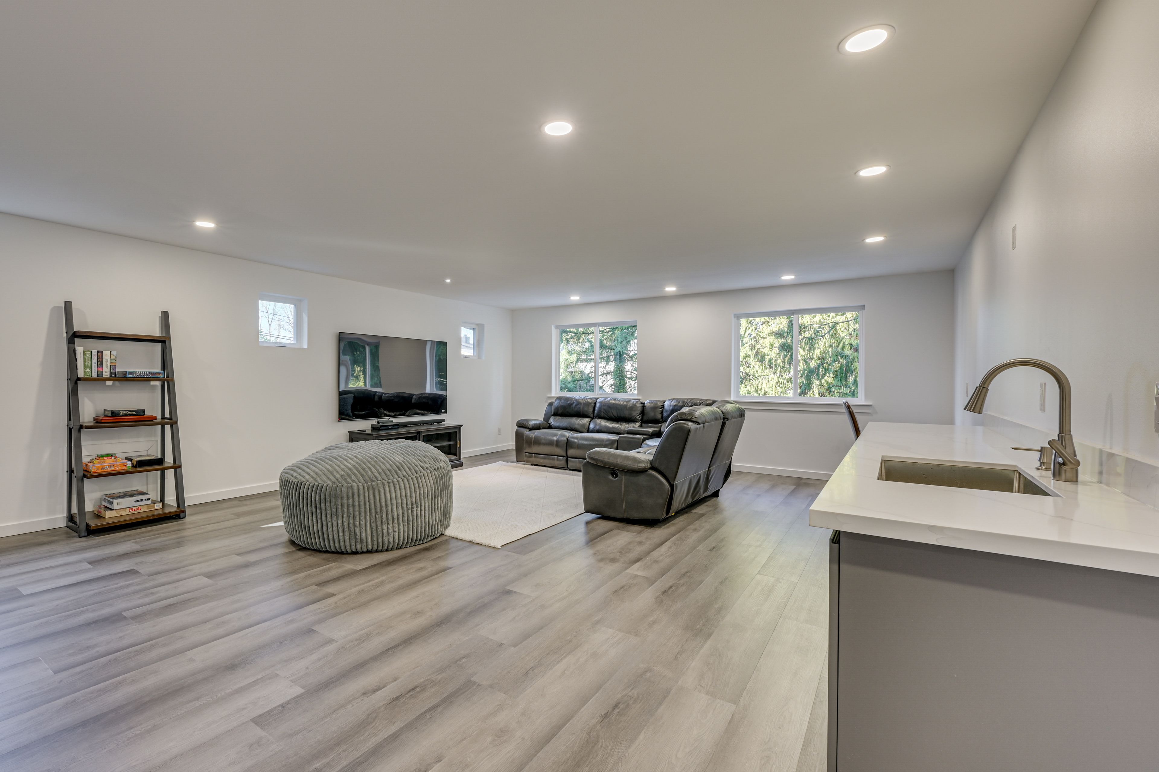 Family Room | Board Games | Wet Bar | Massage Chair