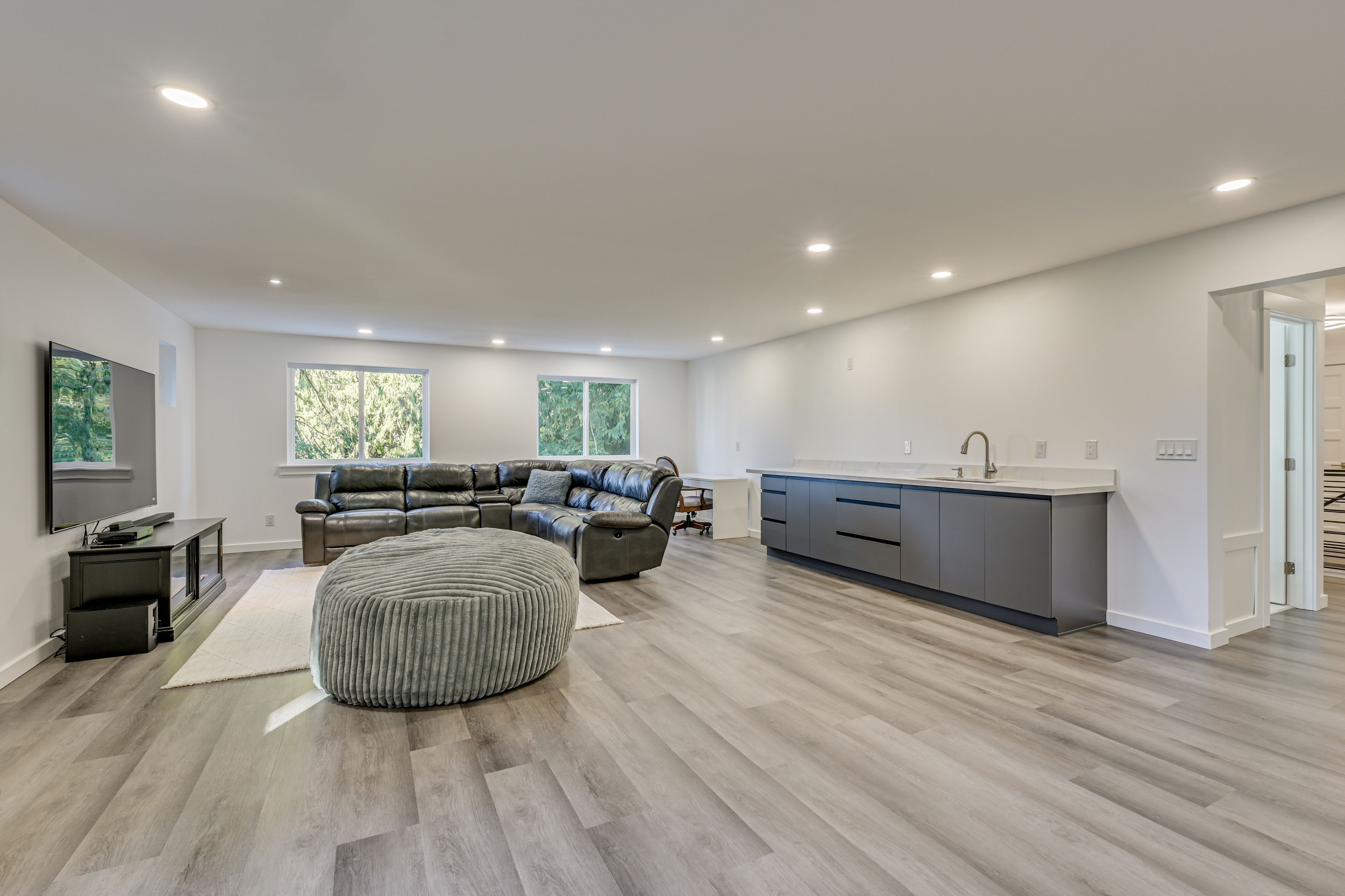 Family Room | Desk | 2nd Floor