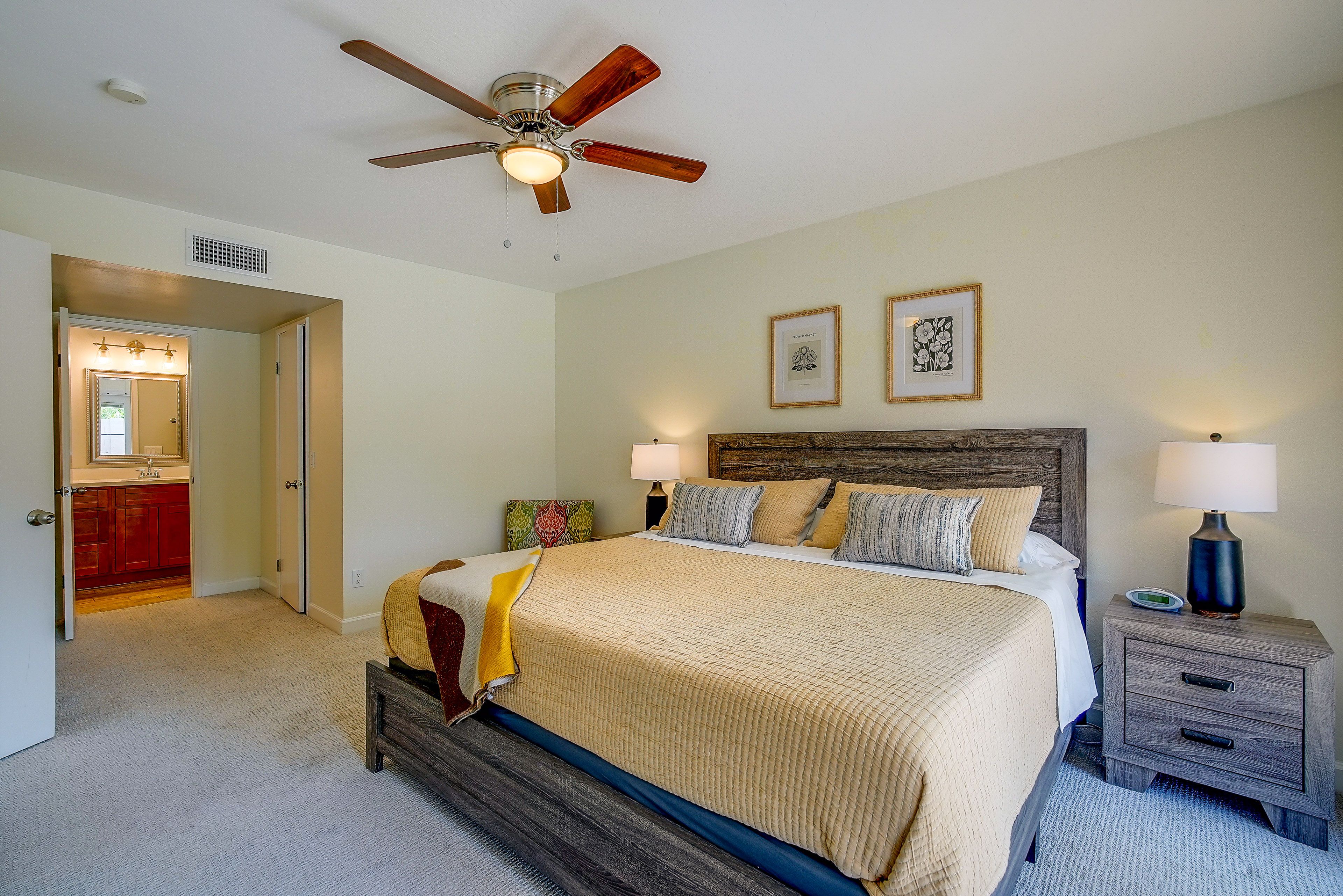 Bedroom 1 | King Bed