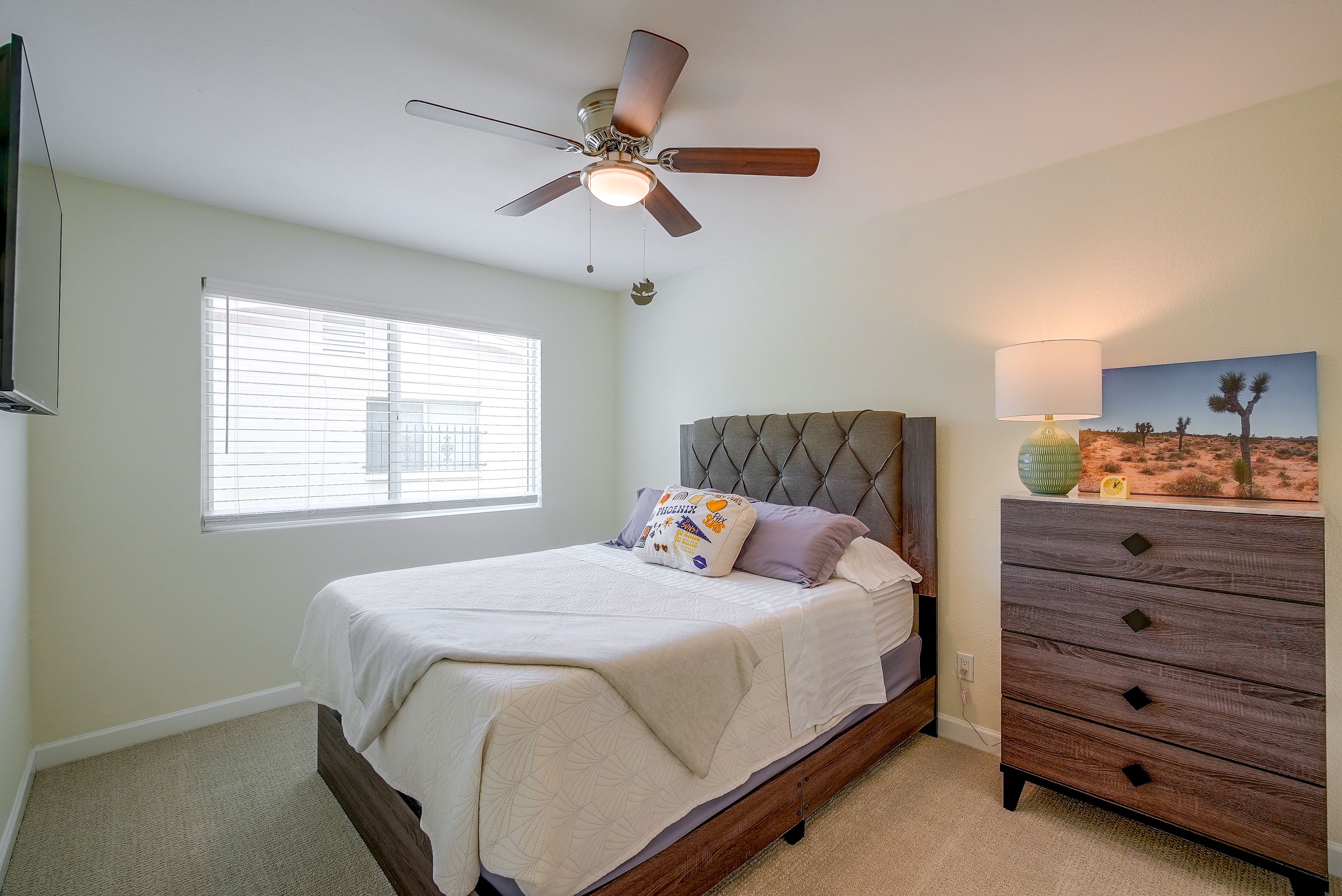Bedroom 2 | Queen Bed