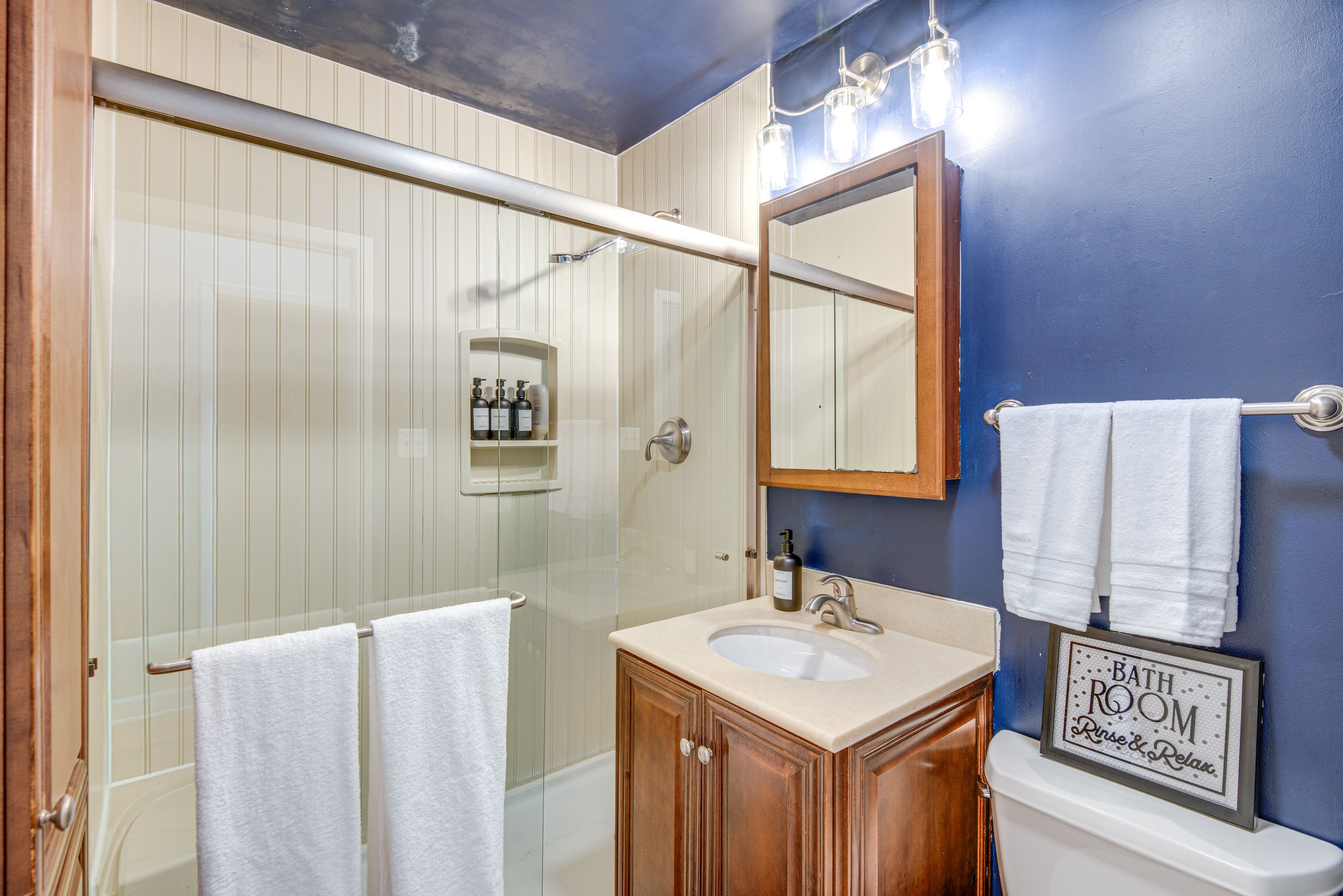 Full Bathroom | Main Floor