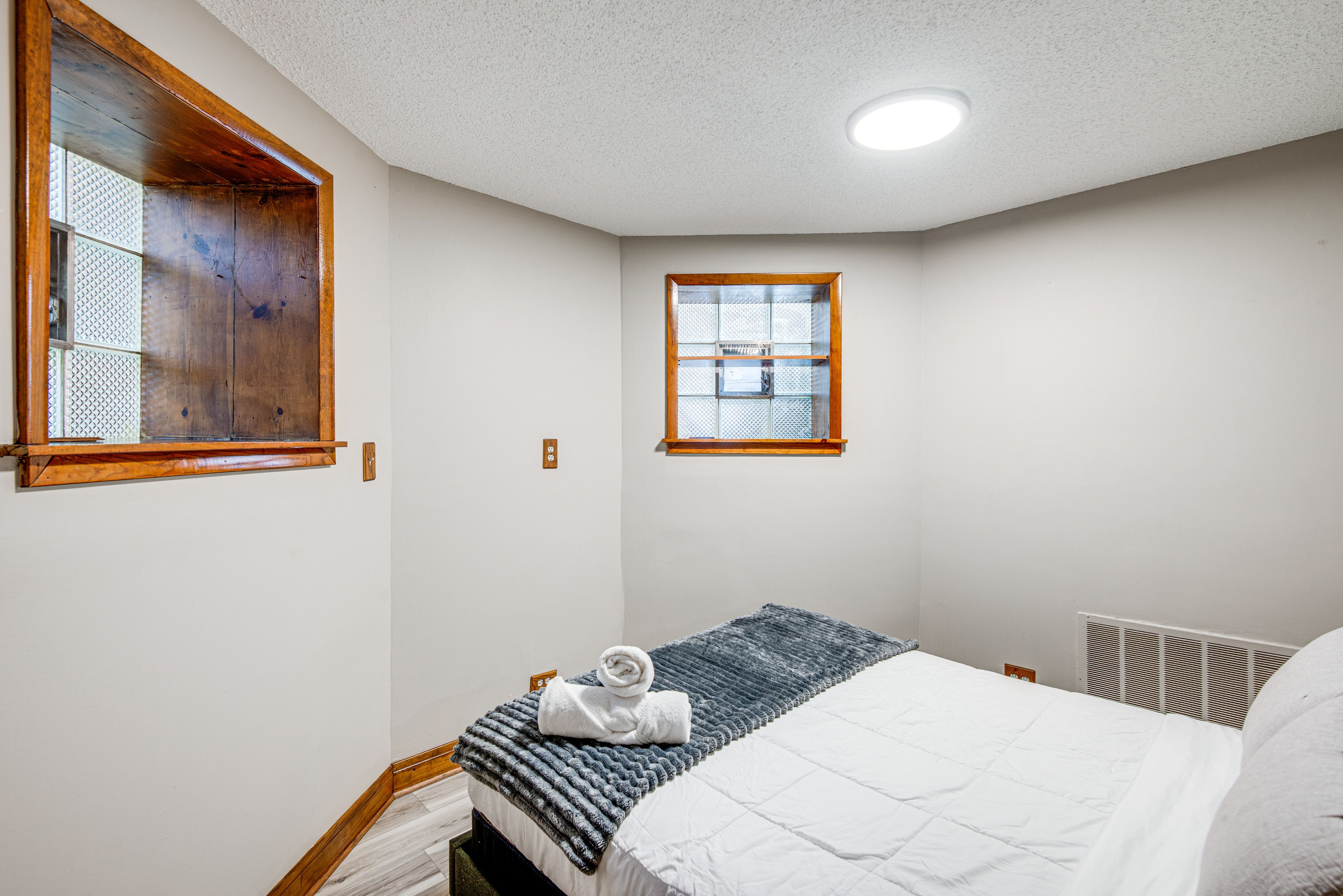 Bedroom 4 | Queen Bed | Basement