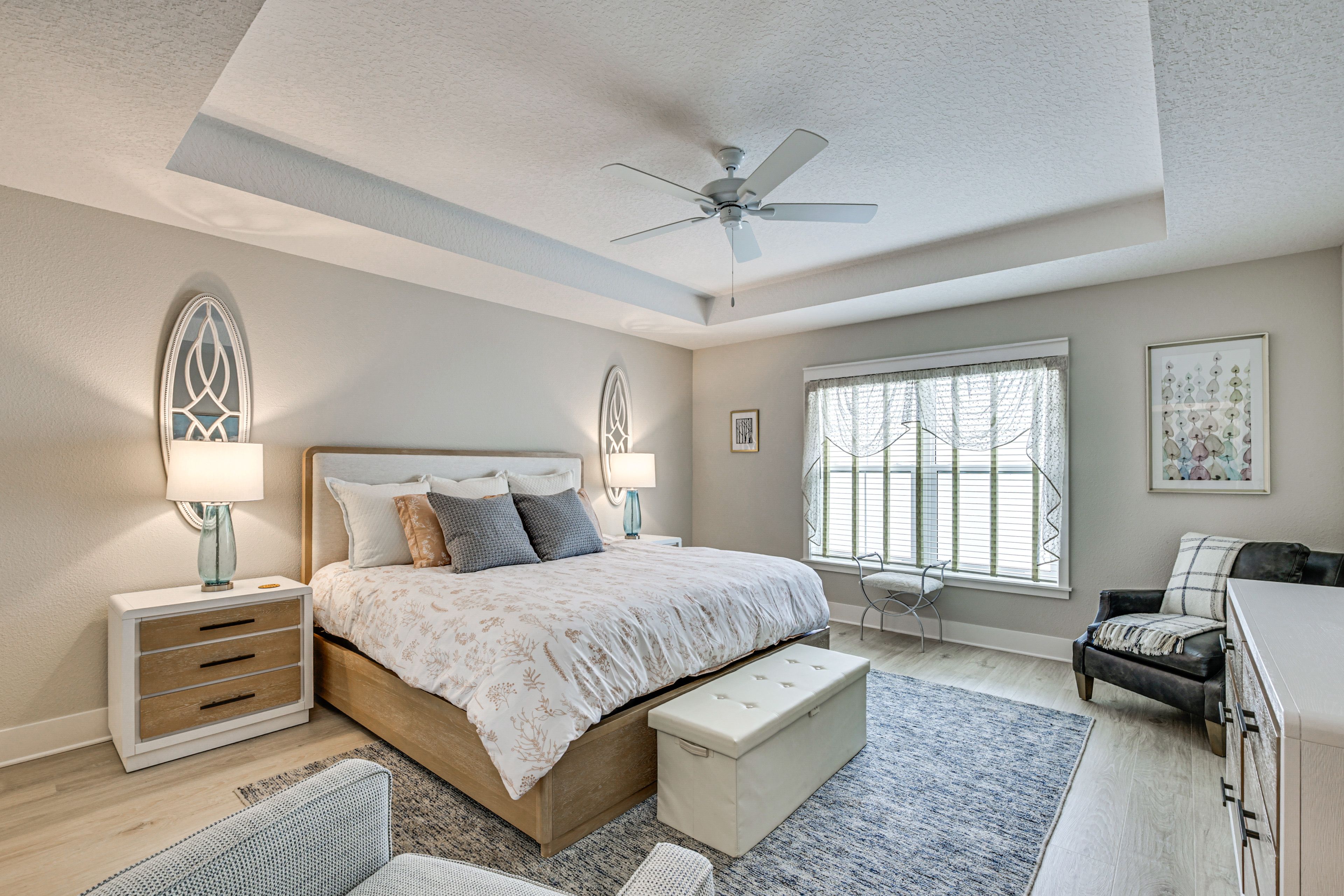 Bedroom 1 | King Bed