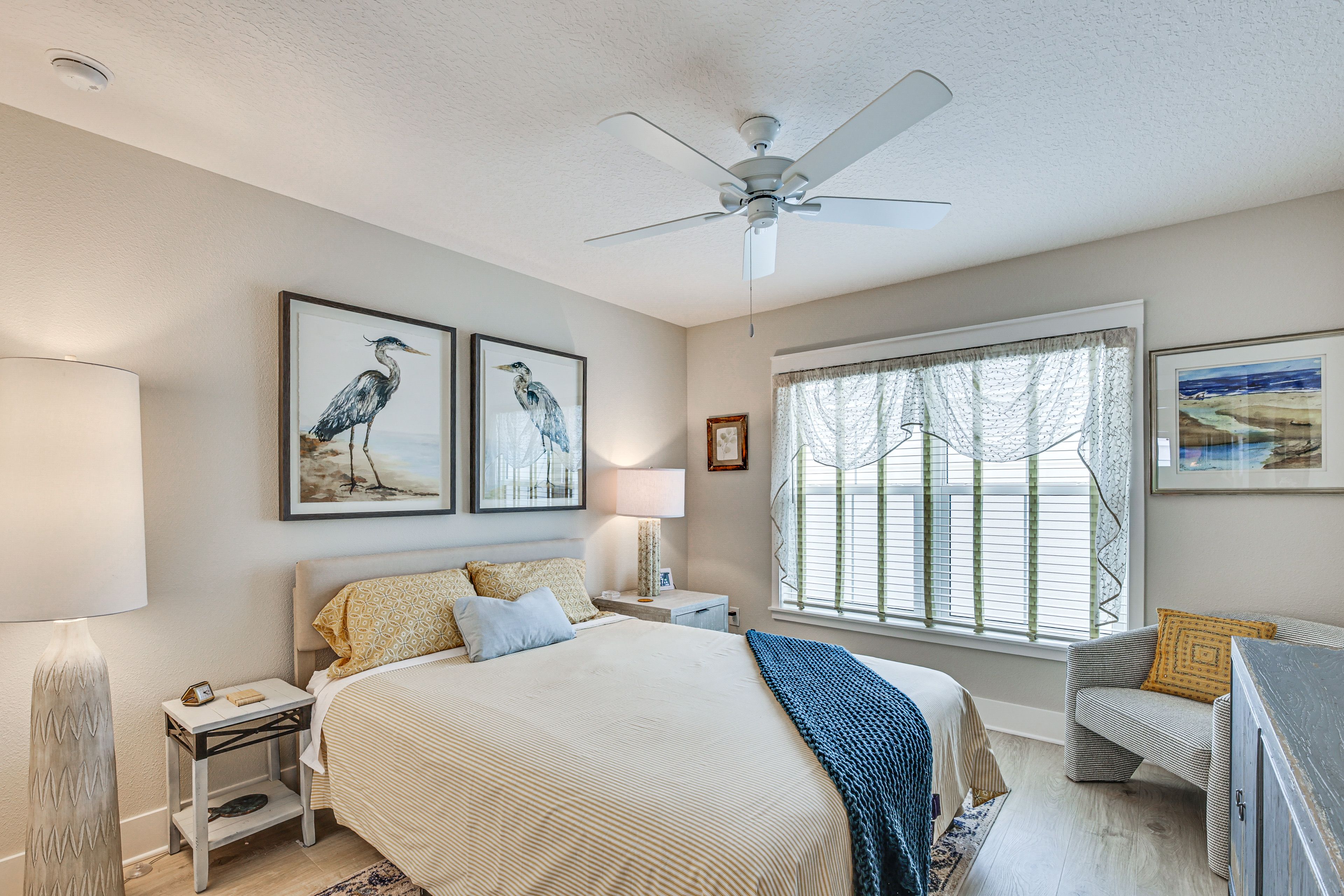 Bedroom 2 | Queen Bed