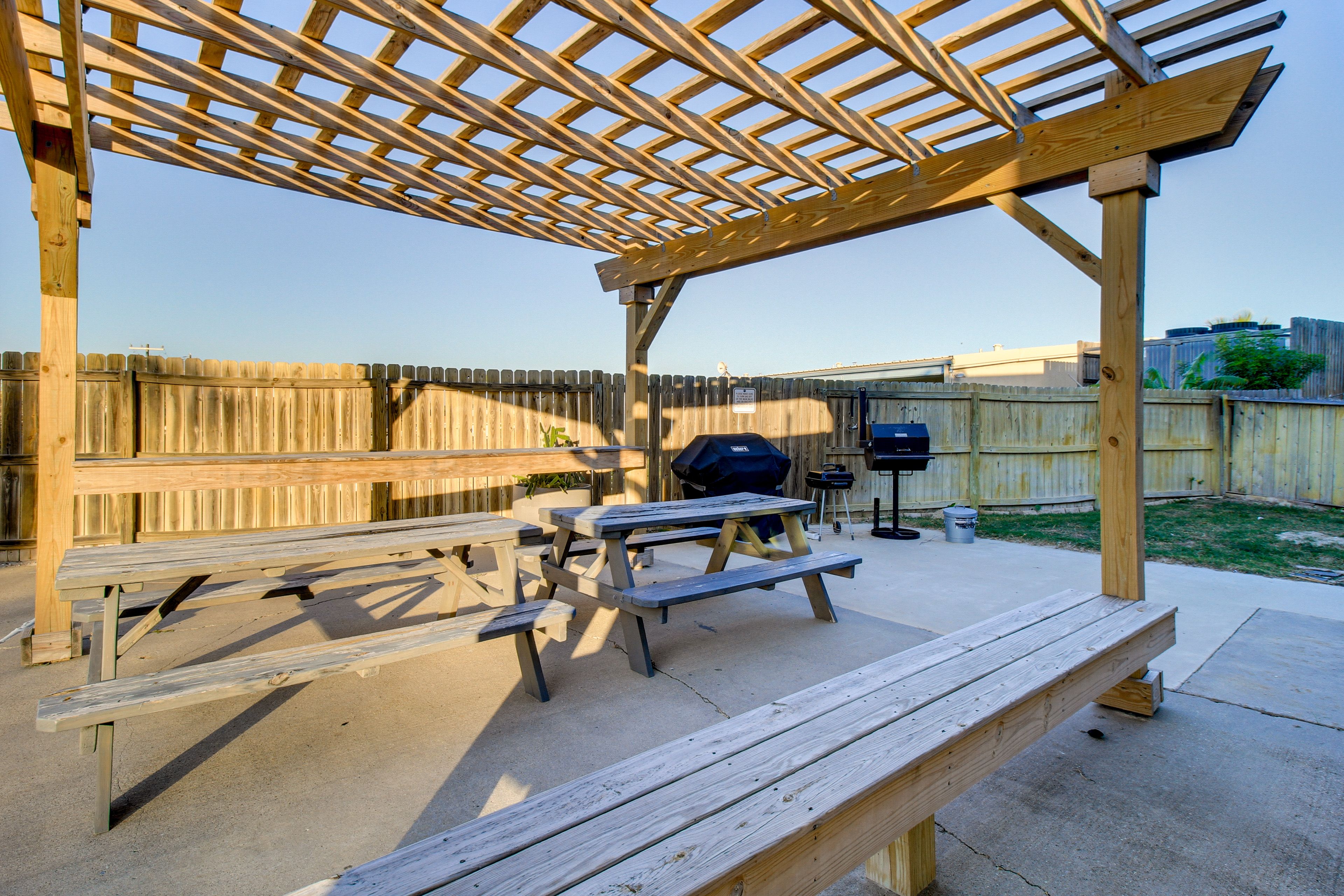 Community Picnic Area w/ Grills