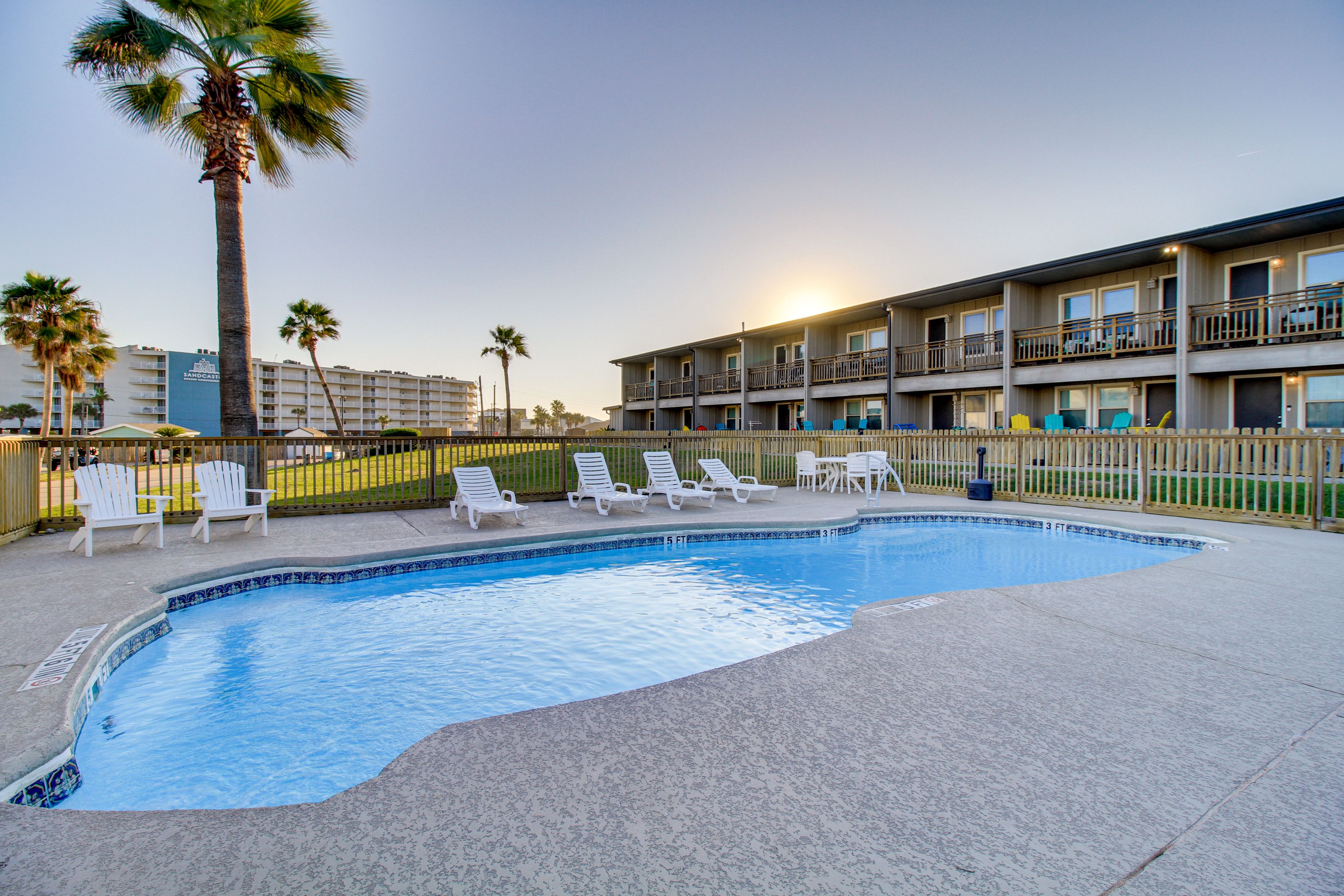 Sunrise Villa | Community Pool