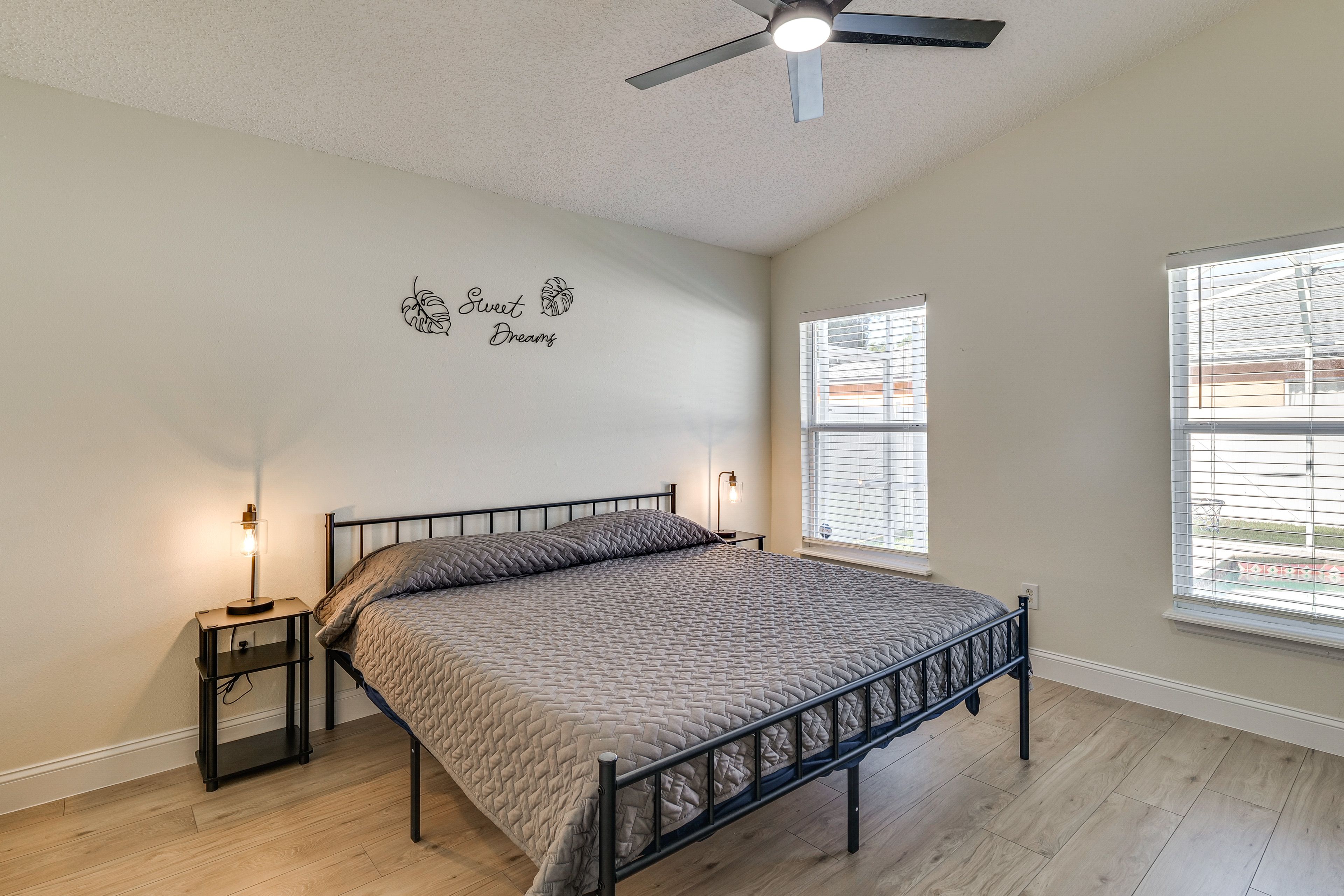 Bedroom 1 | King Bed | Smart TV