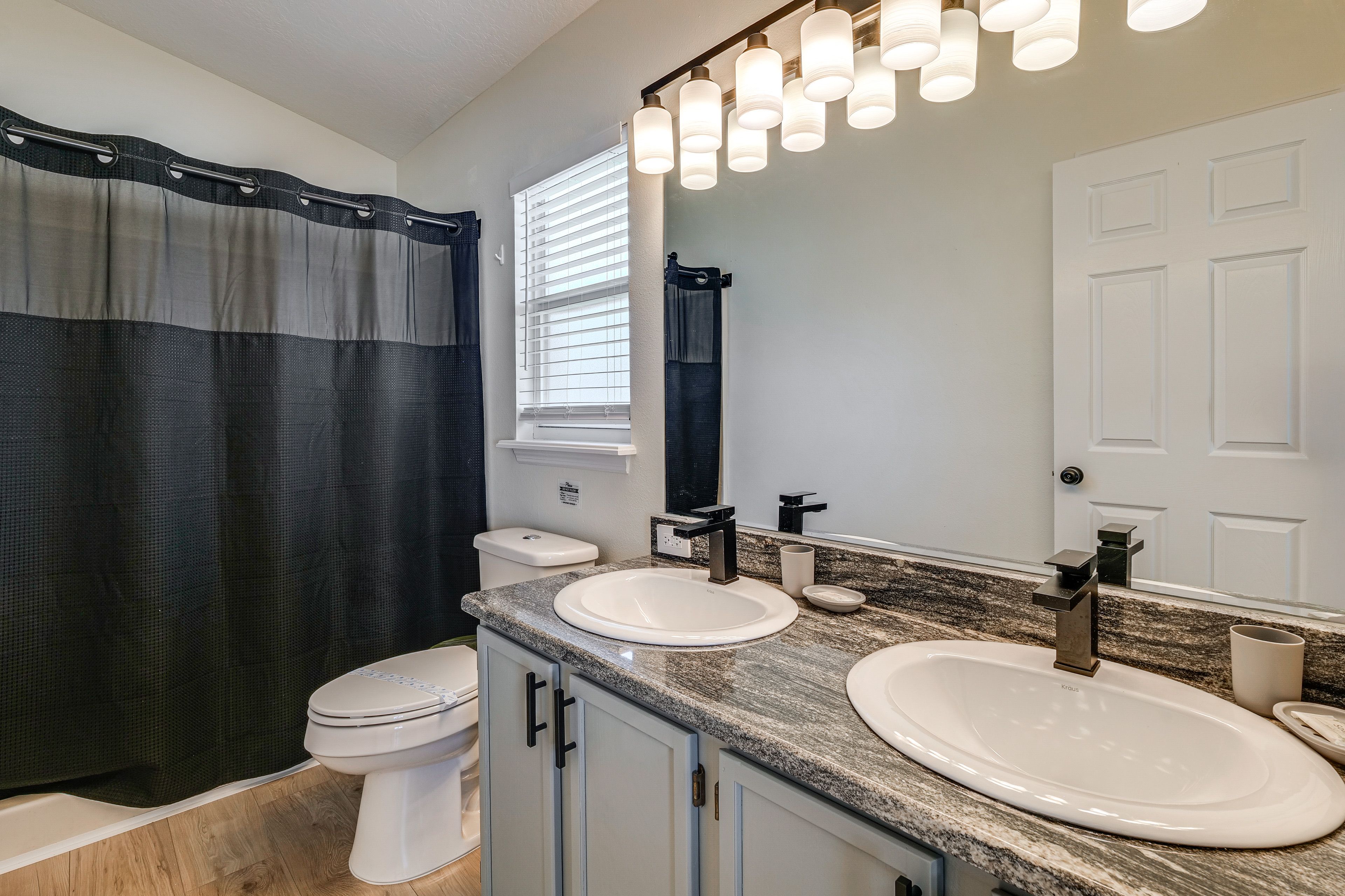 En-Suite Bathroom | Towels Provided