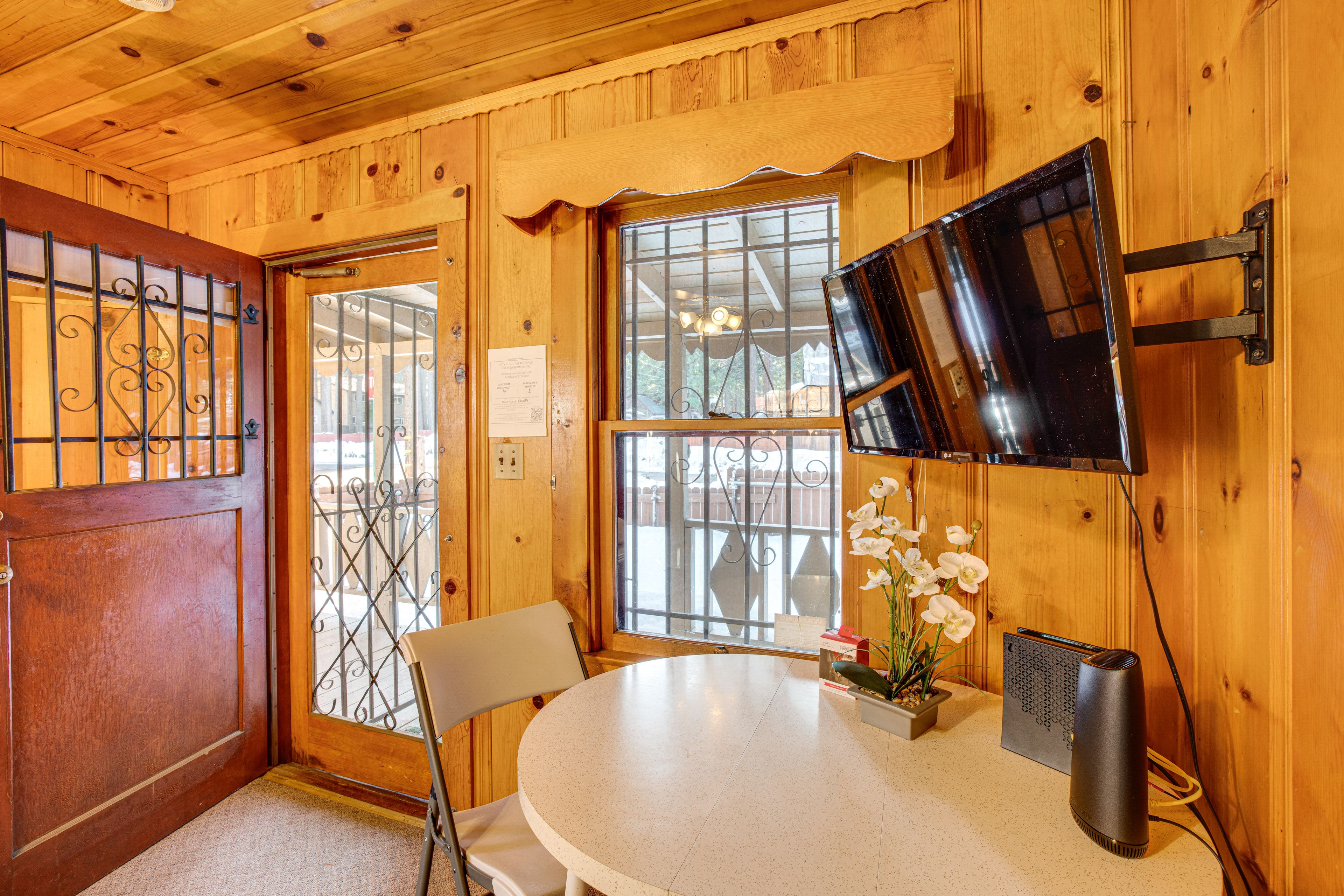 Dining Area | Flat-Screen TV