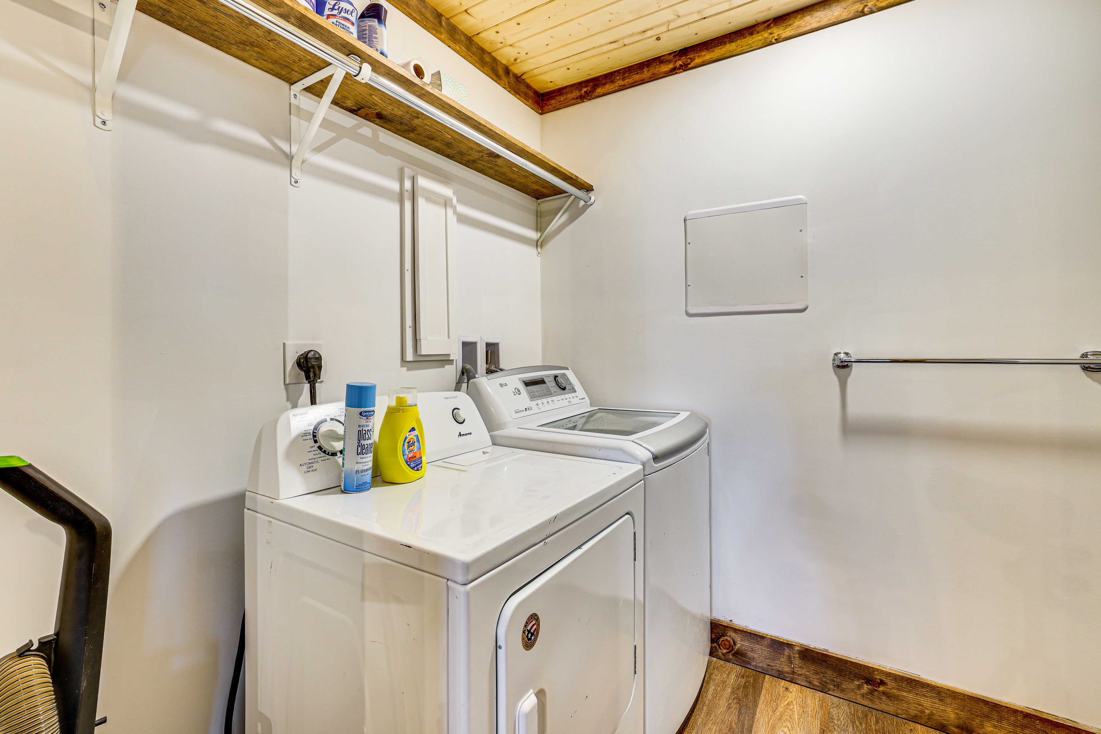 Half Bathroom | Washer & Dryer