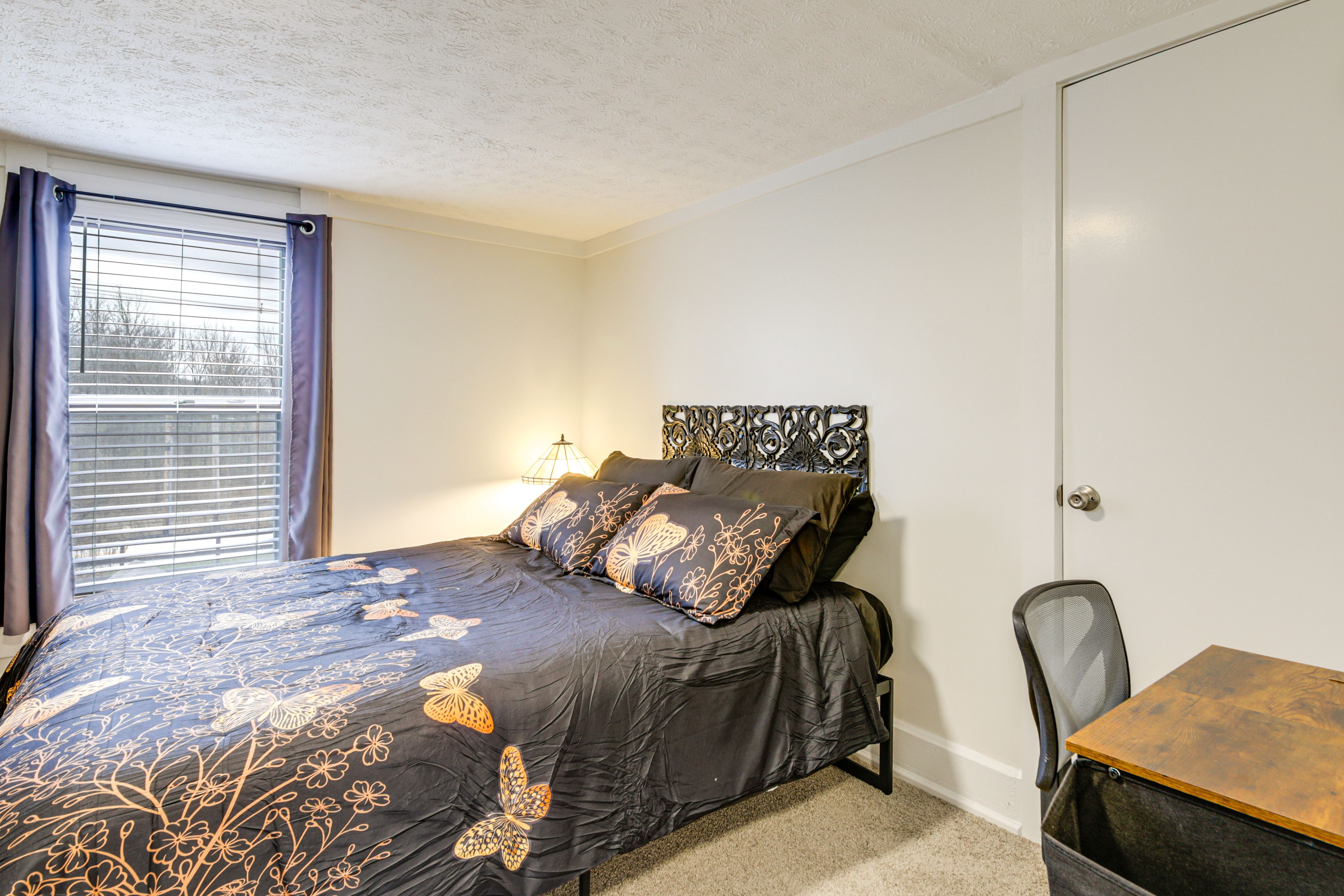 Bedroom 2 | 2nd Floor | Queen Bed | Laptop-Friendly Workspace