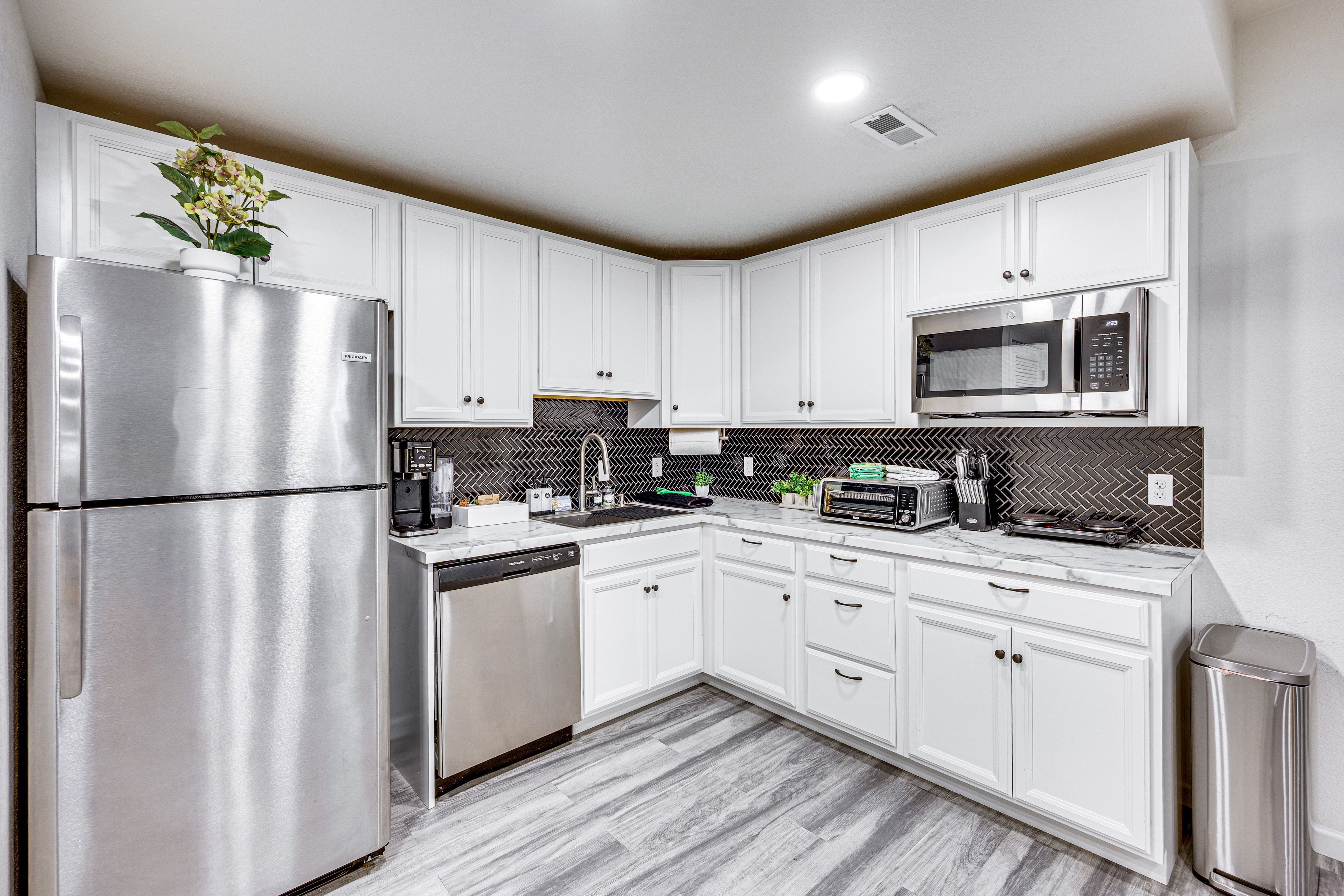 Kitchen | Cooking Basics | Dishware/Flatware