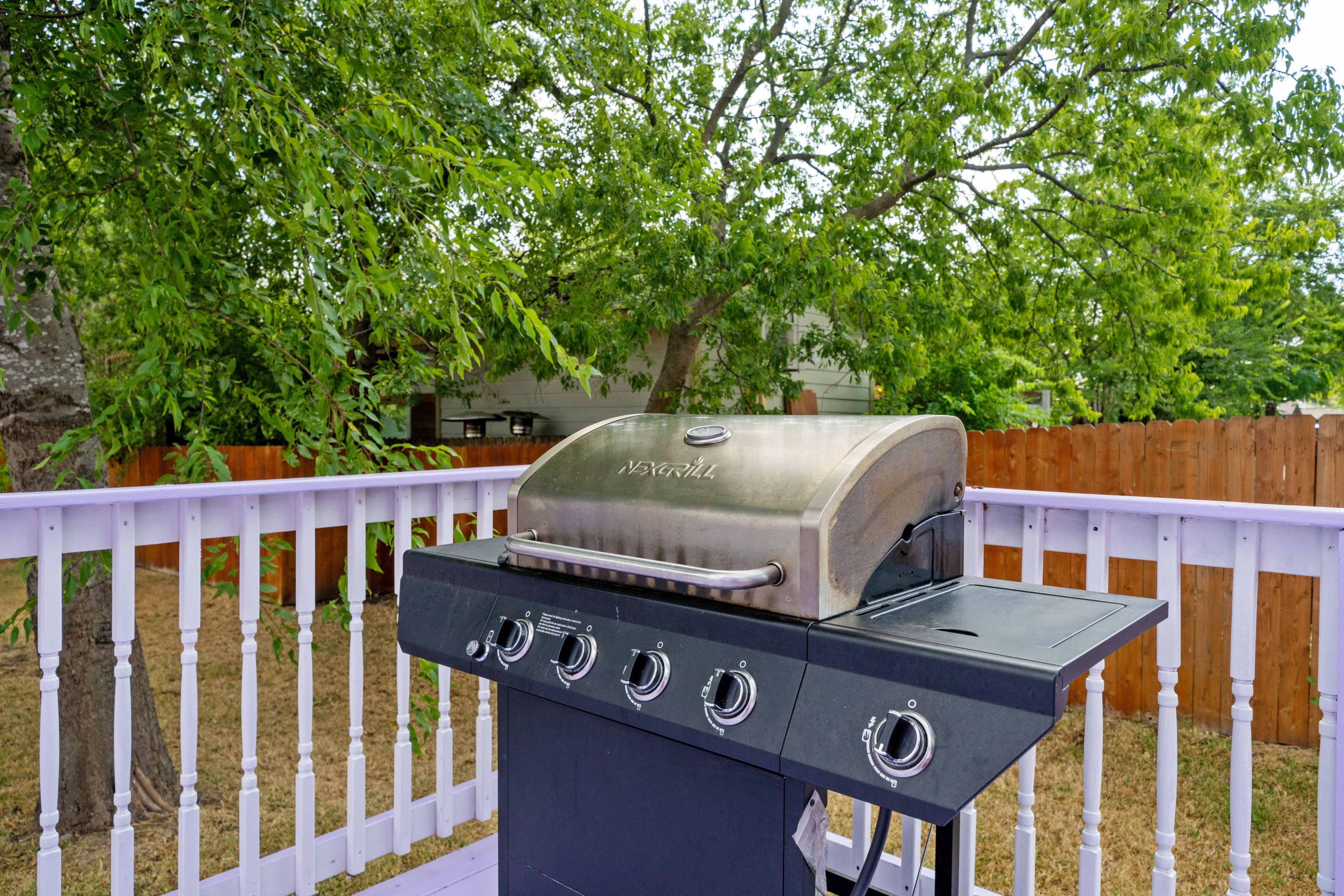 Private Deck | Propane Fire Pit | Fenced Yard