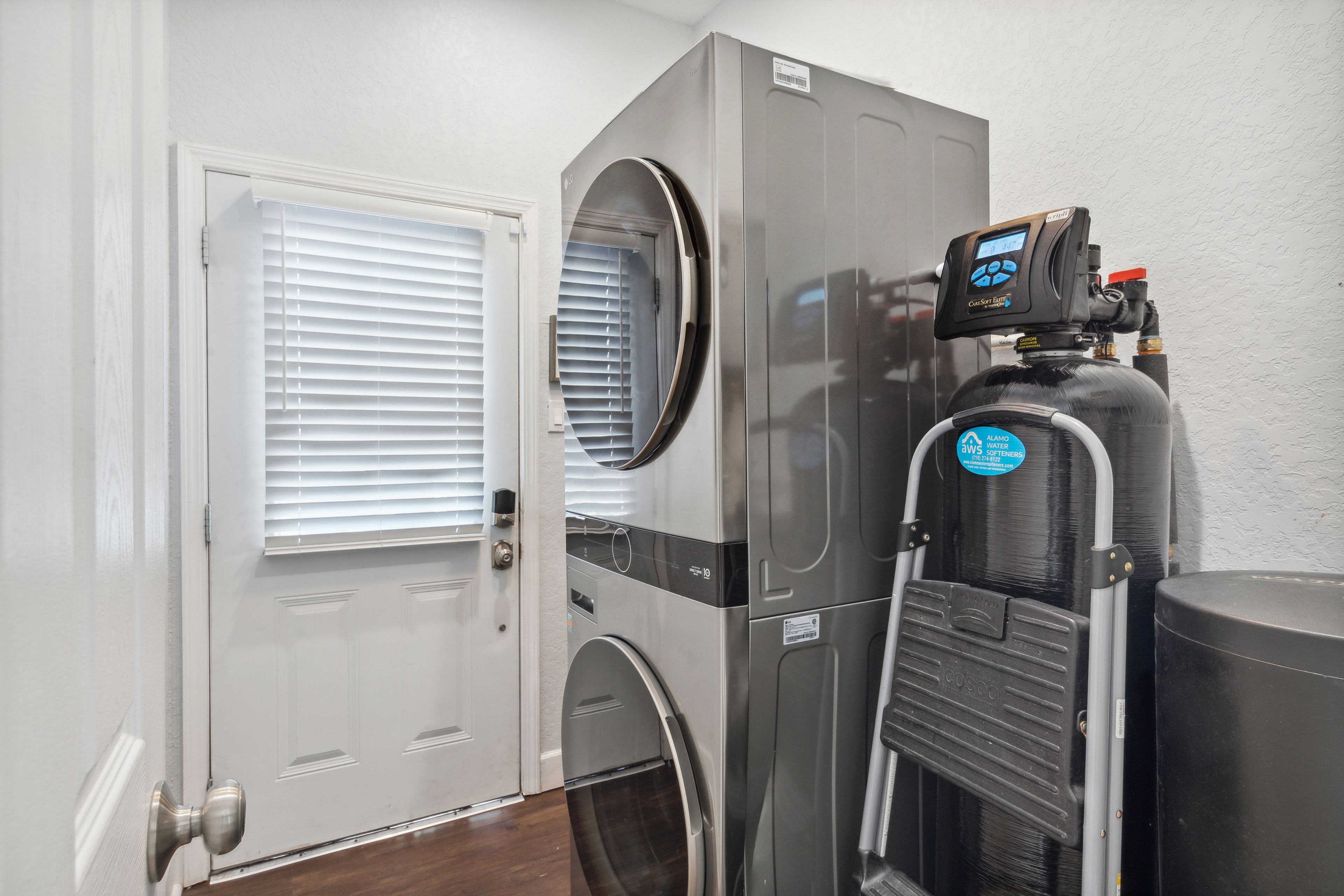 Laundry Room | Washer & Dryer
