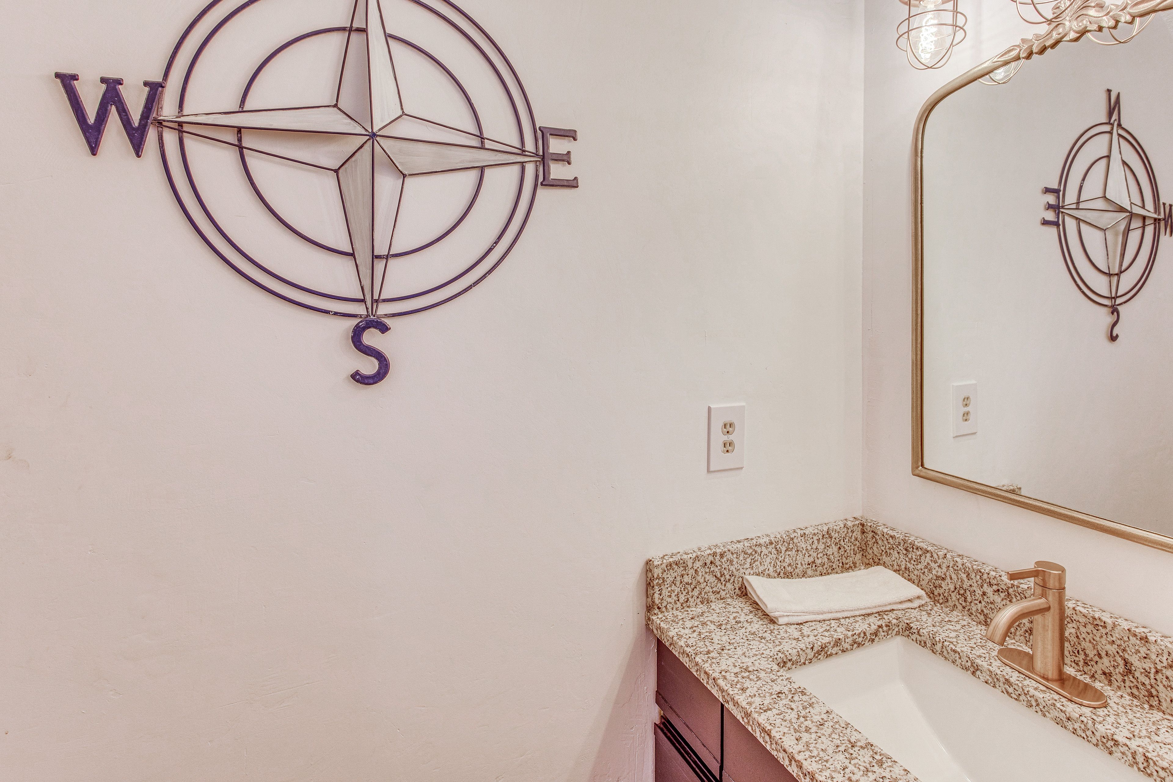 Half Bathroom | 1st Floor