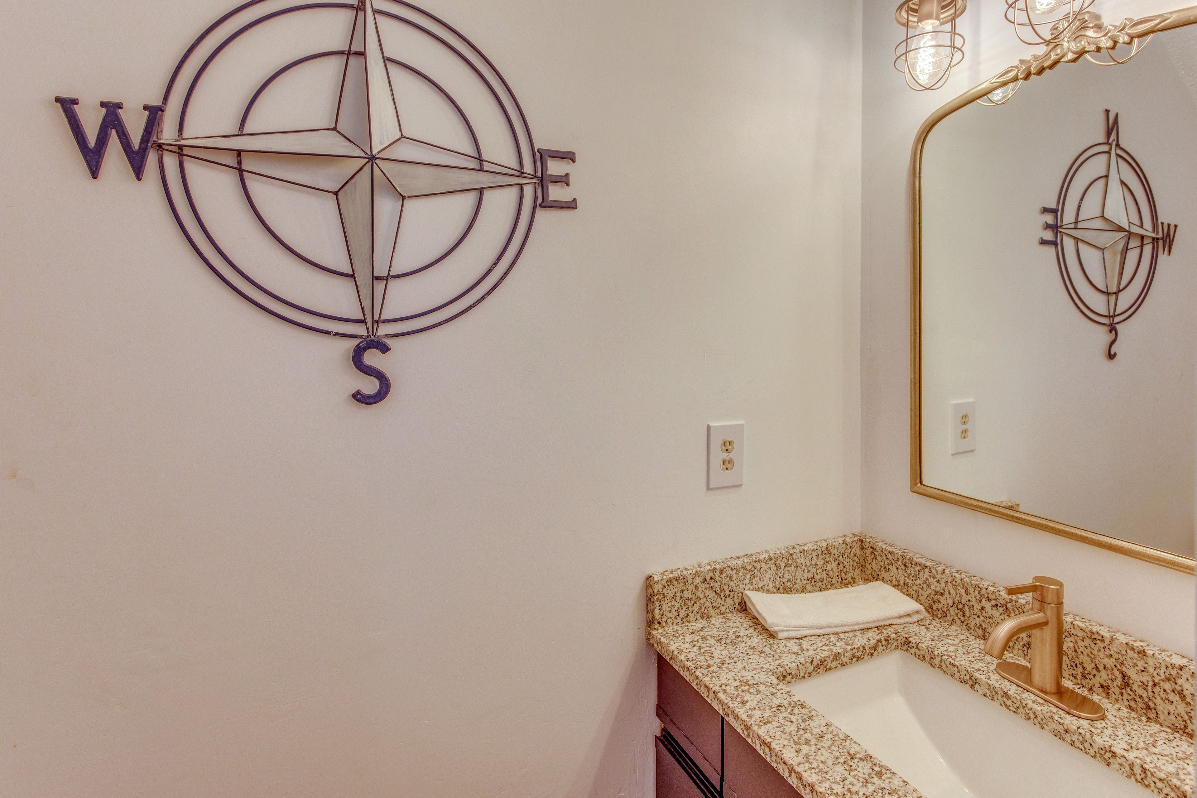 Half Bathroom | 1st Floor