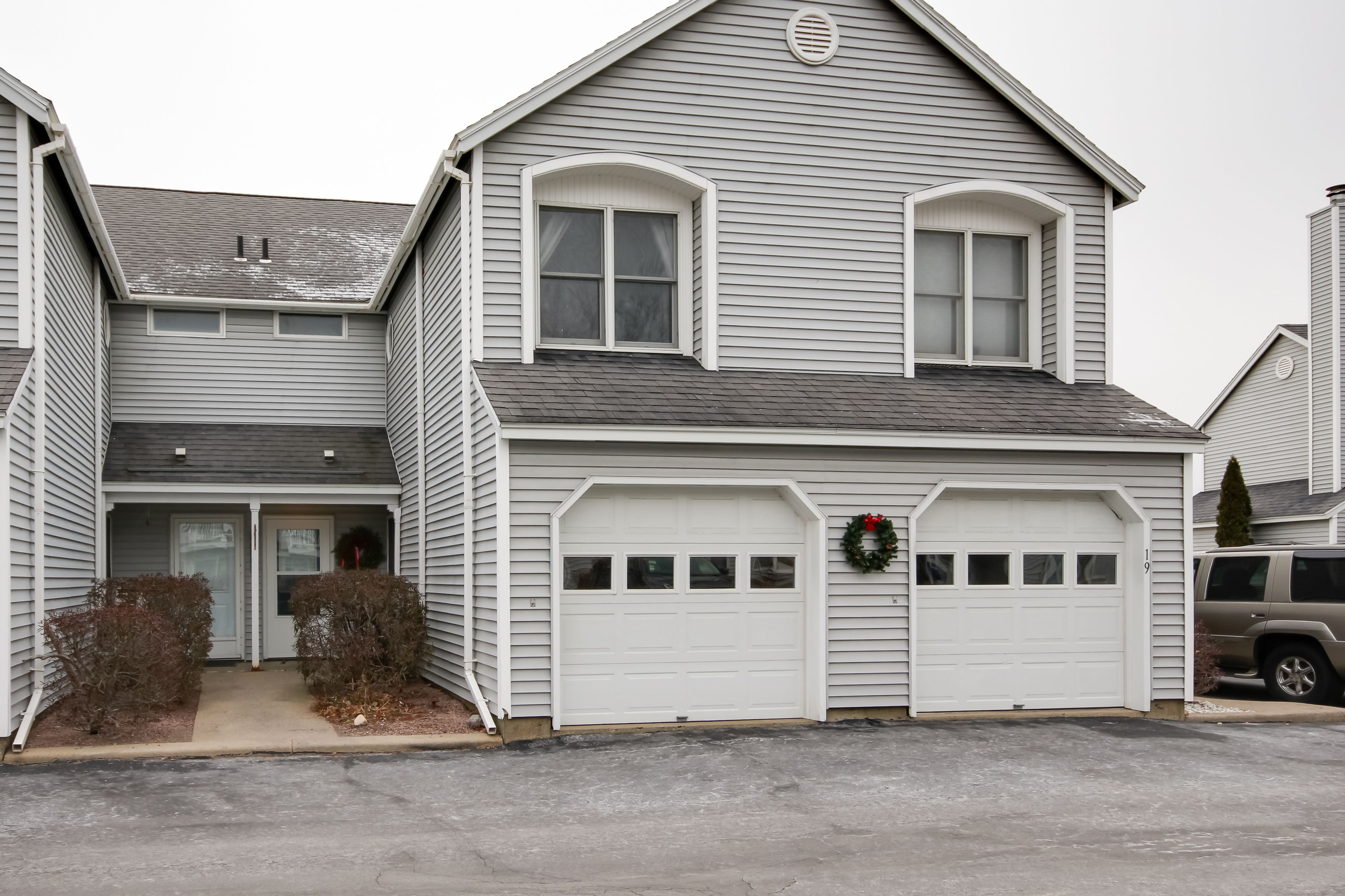 Parking | Community Lot (1 Vehicle)