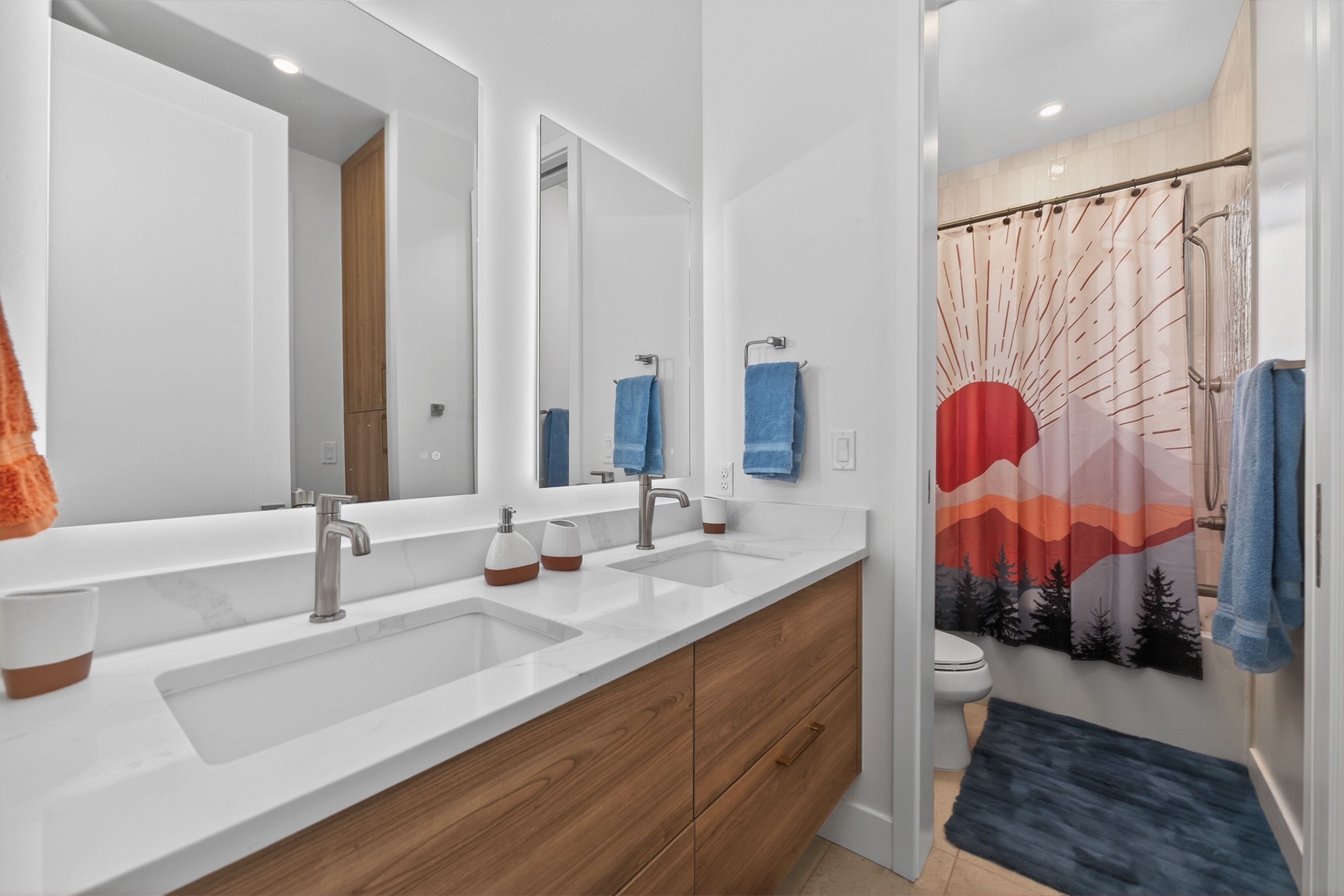 Bathroom | 3rd Floor
