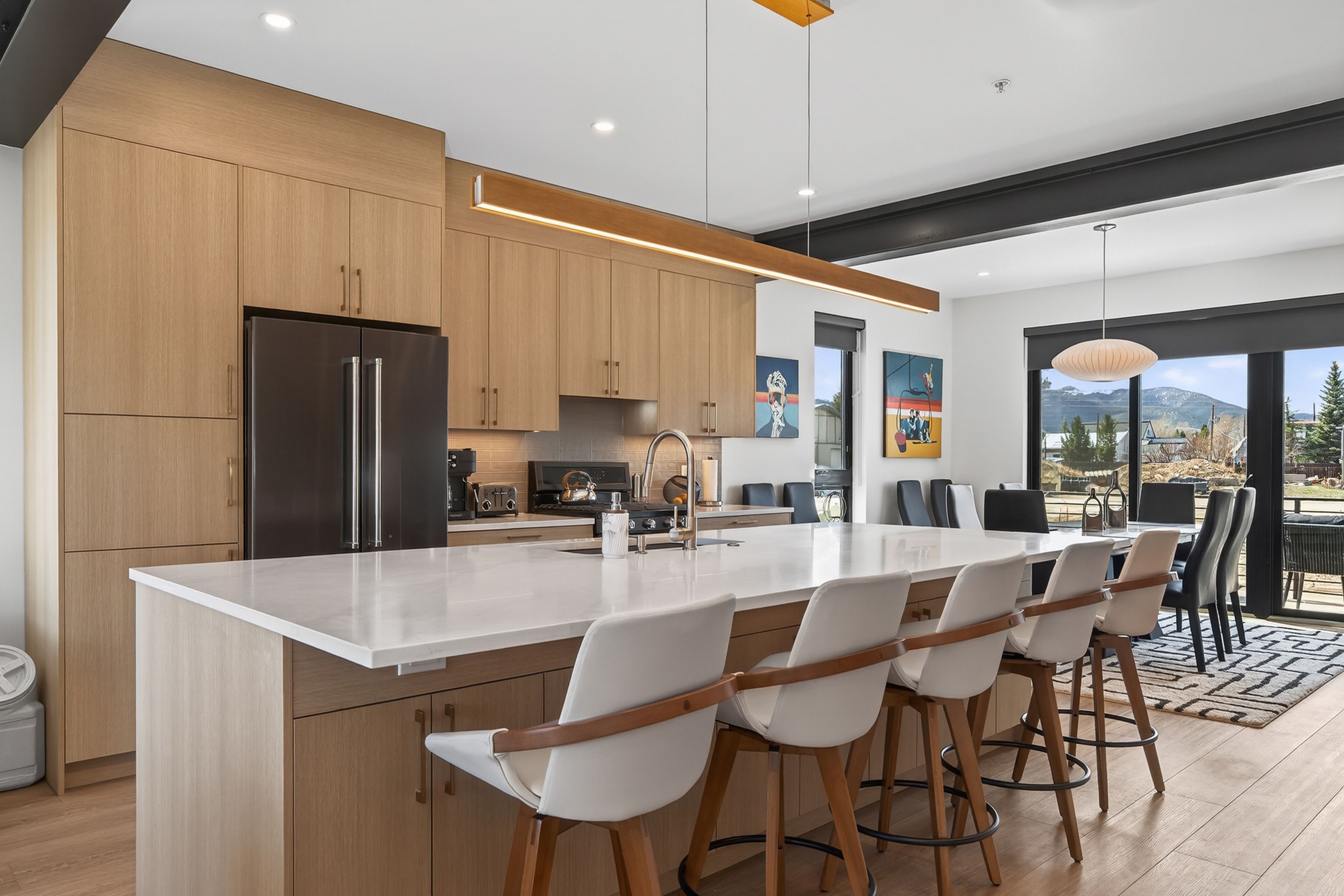 Kitchen | Dishwasher | Dining Table | Mountain Views