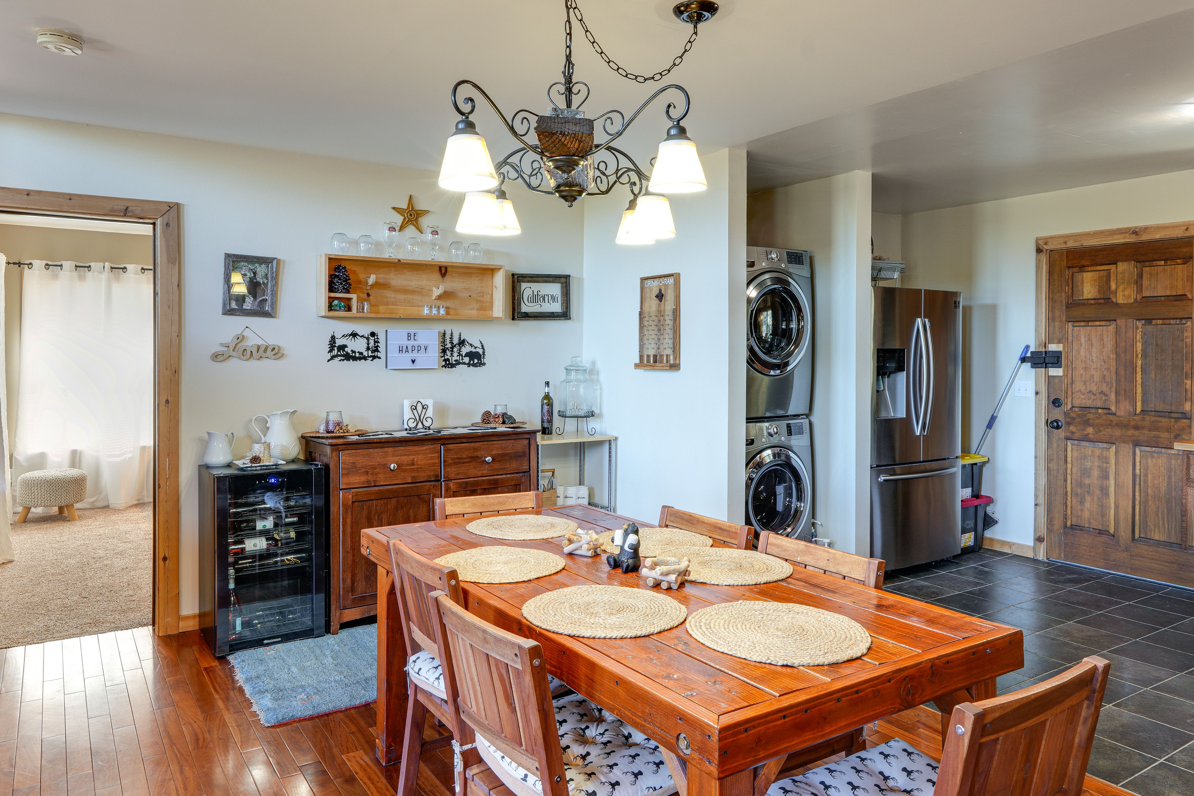 Dining Table | Dishware & Flatware