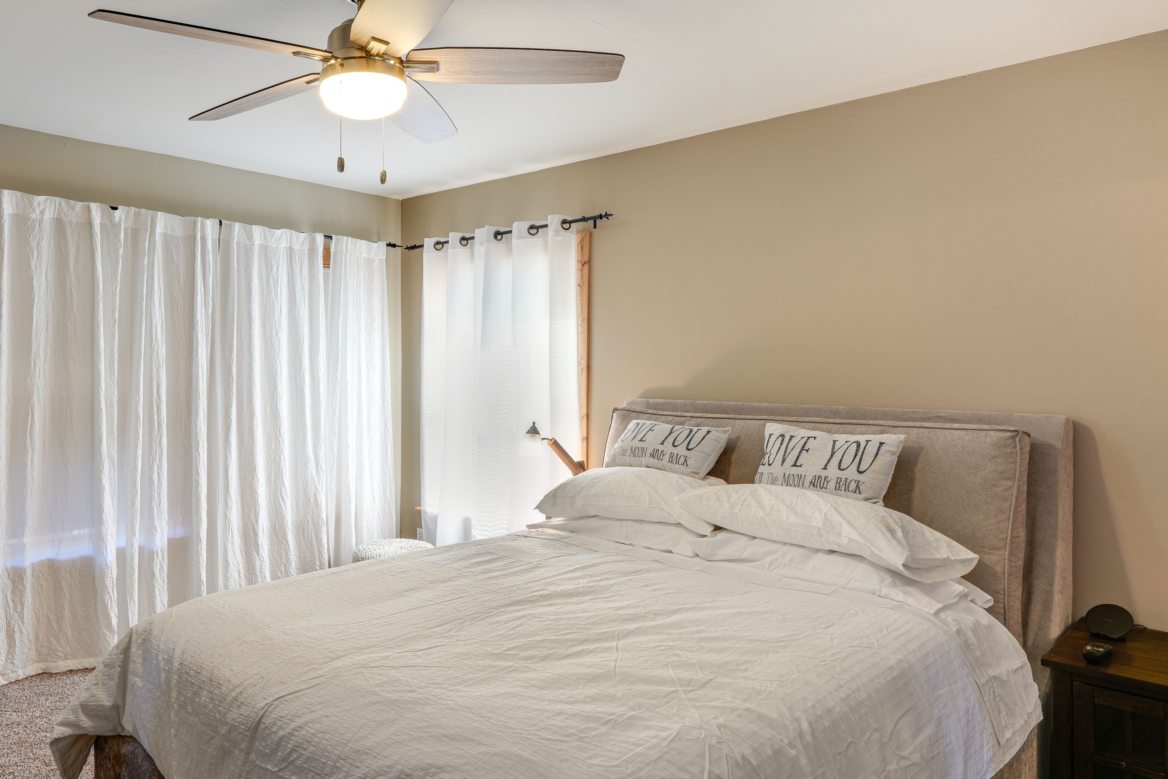 Bedroom 1 | Queen Bed