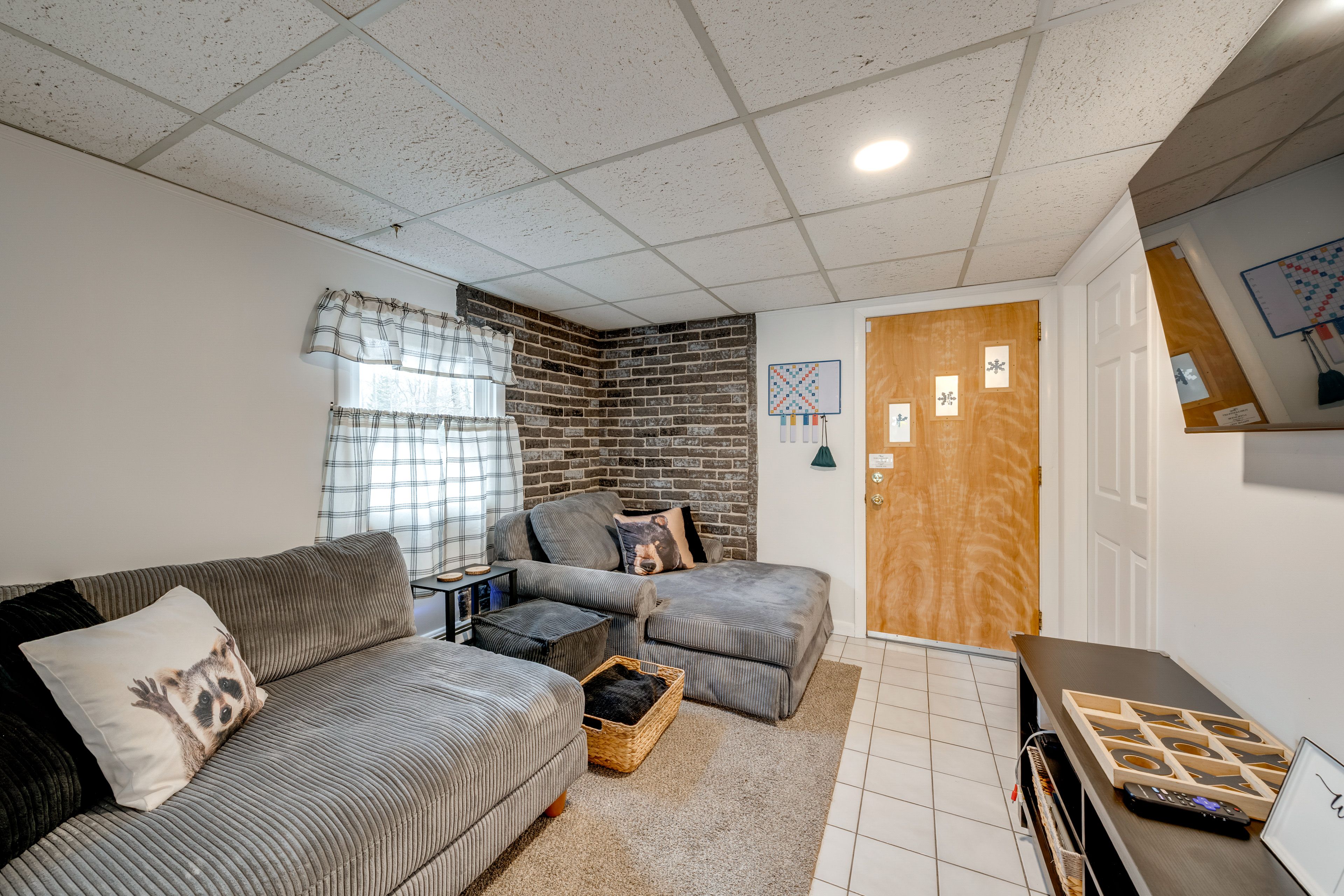 Family Room | Smart TV | Games