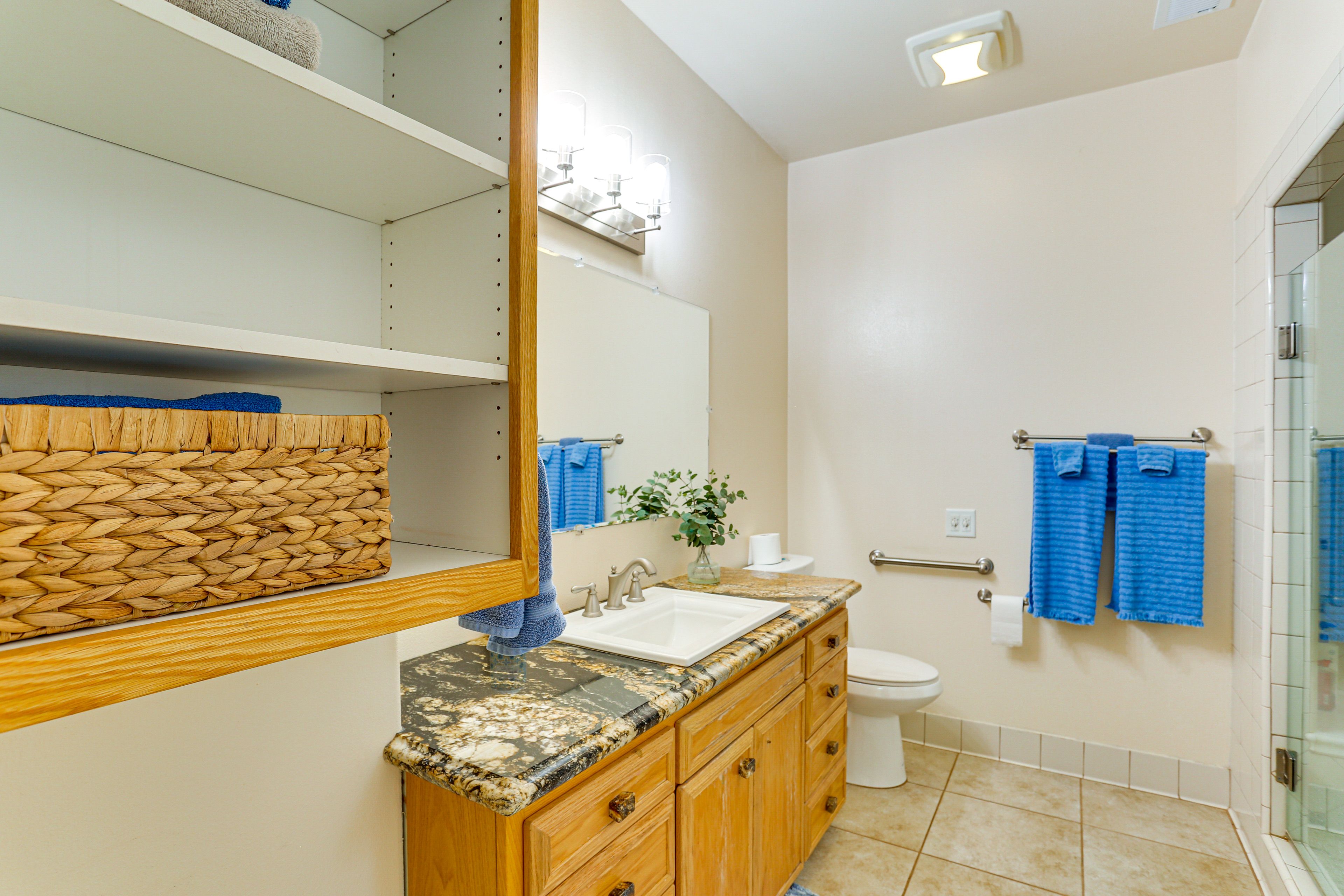 Bathroom | Towels Provided