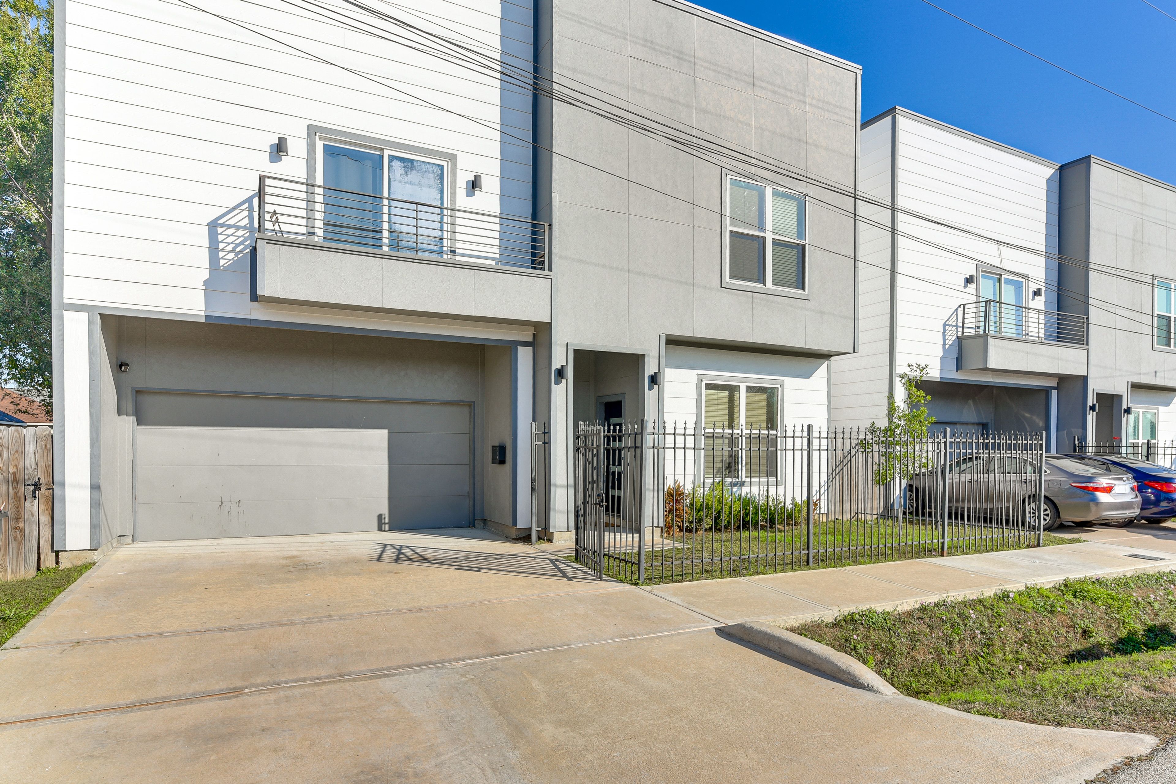 2-Story House | Self Check-In | 4 Mi to the University of Houston