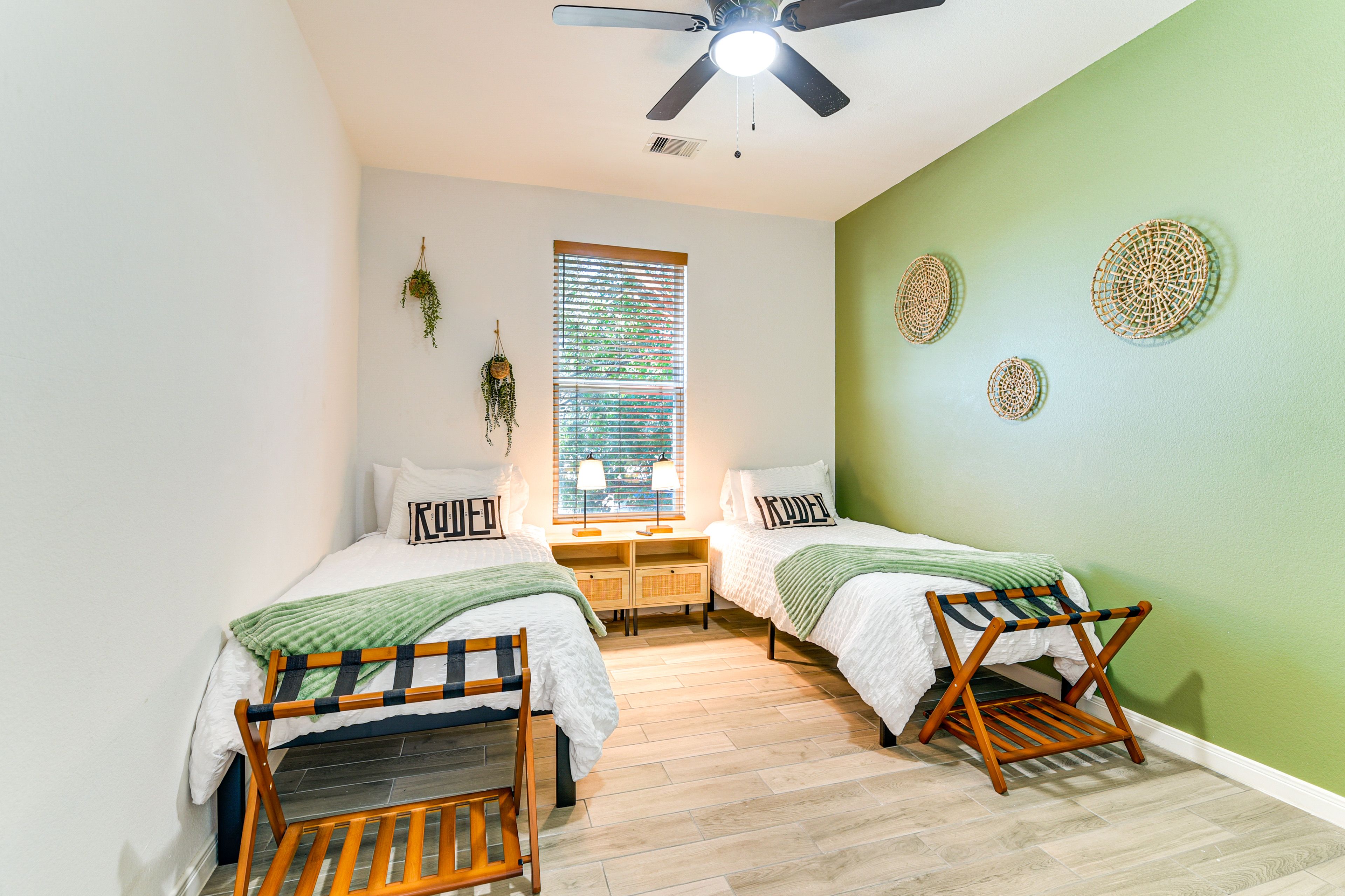 Bedroom 3 | 2nd Floor | 2 Twin Beds | Smart TV