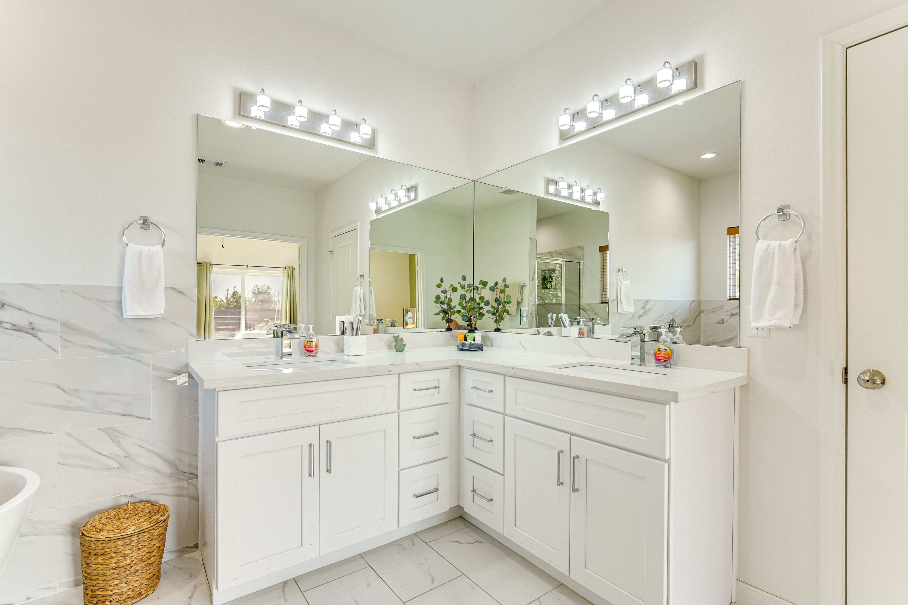 En-Suite Bathroom | 2nd Floor | Towels Provided