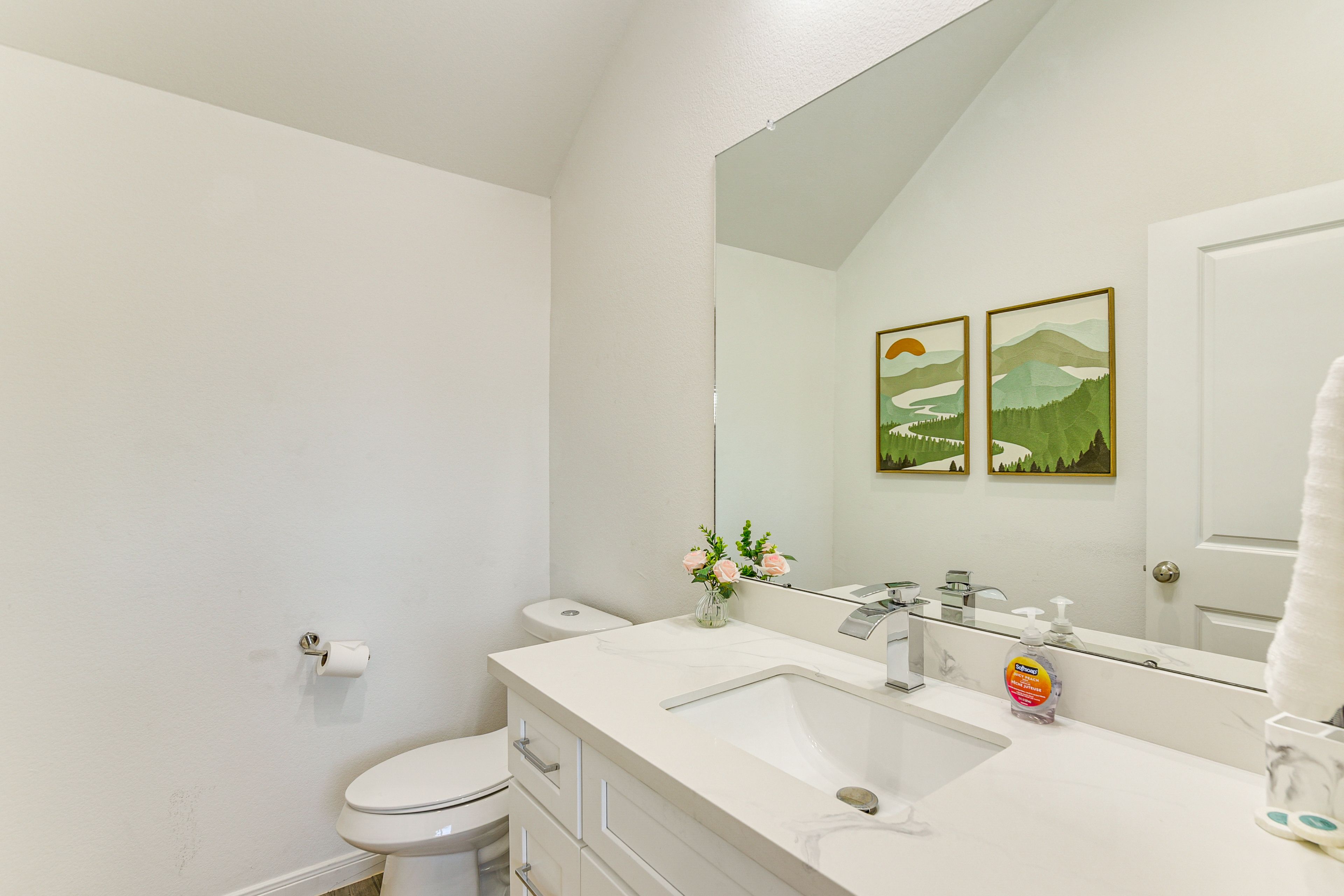 Half Bathroom | 1st Floor