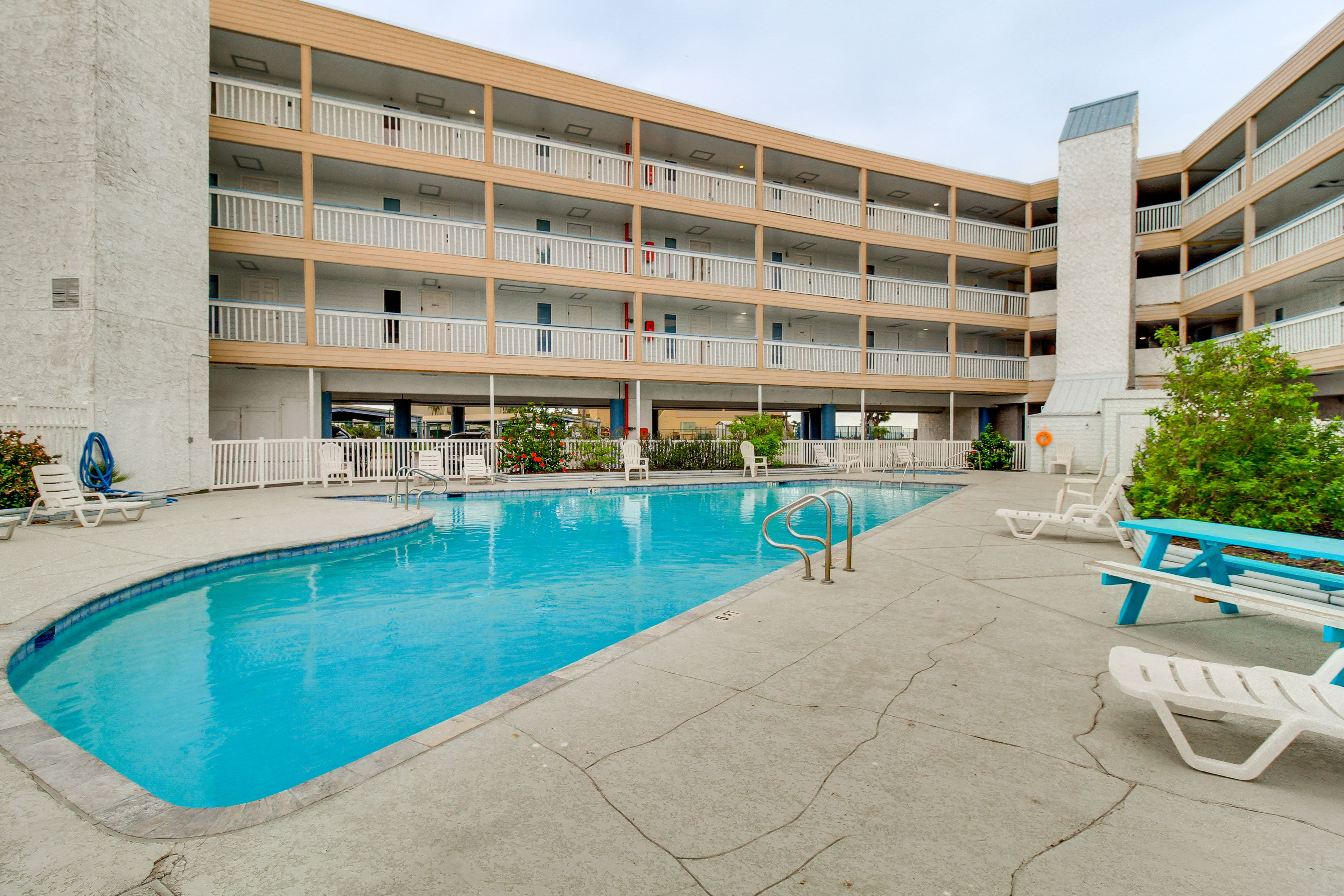 Villa Del Sol | Community Amenities