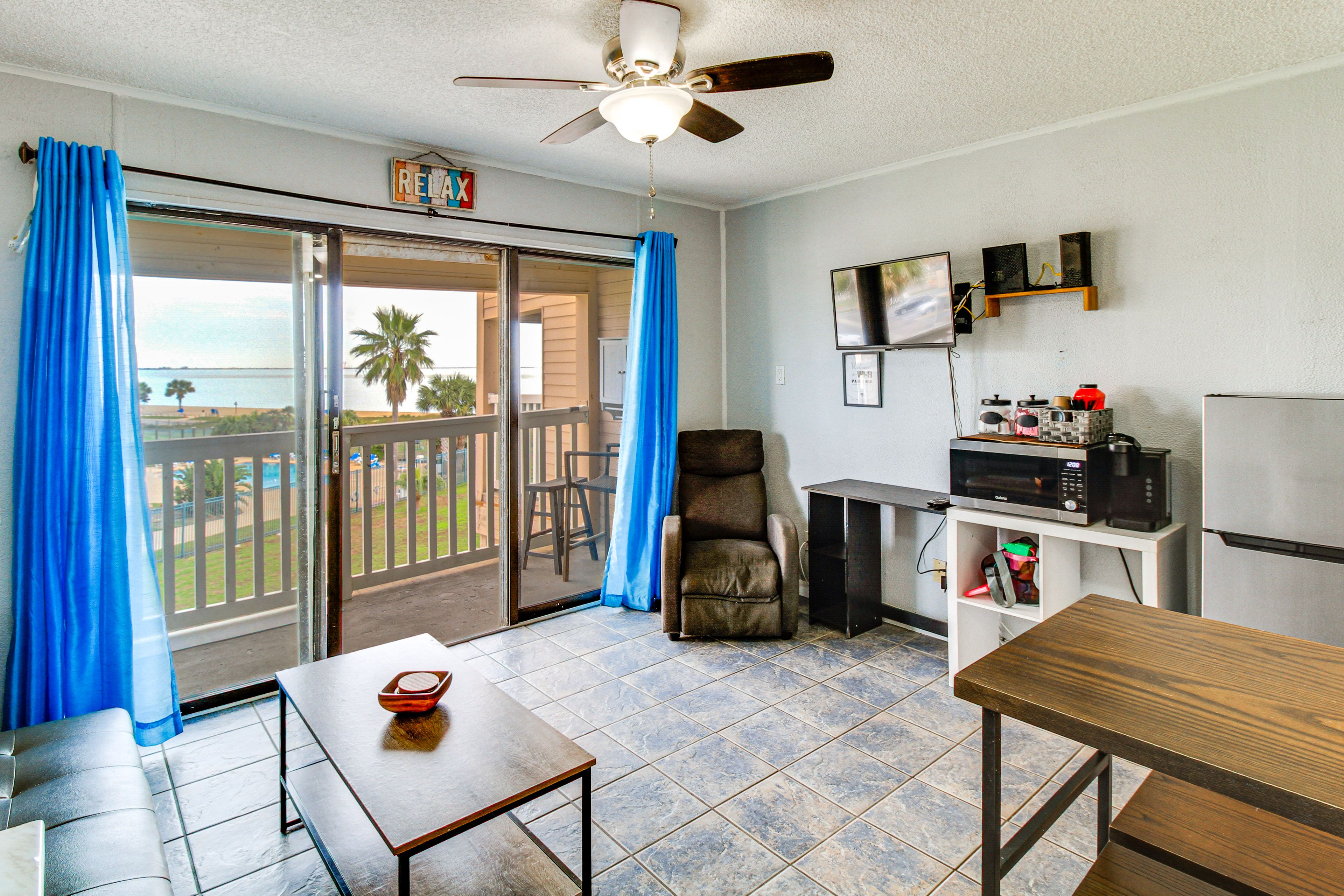 Corpus Christi Vacation Rental | 1BR | 1BA | 420 Sq Ft | Step-Free Access