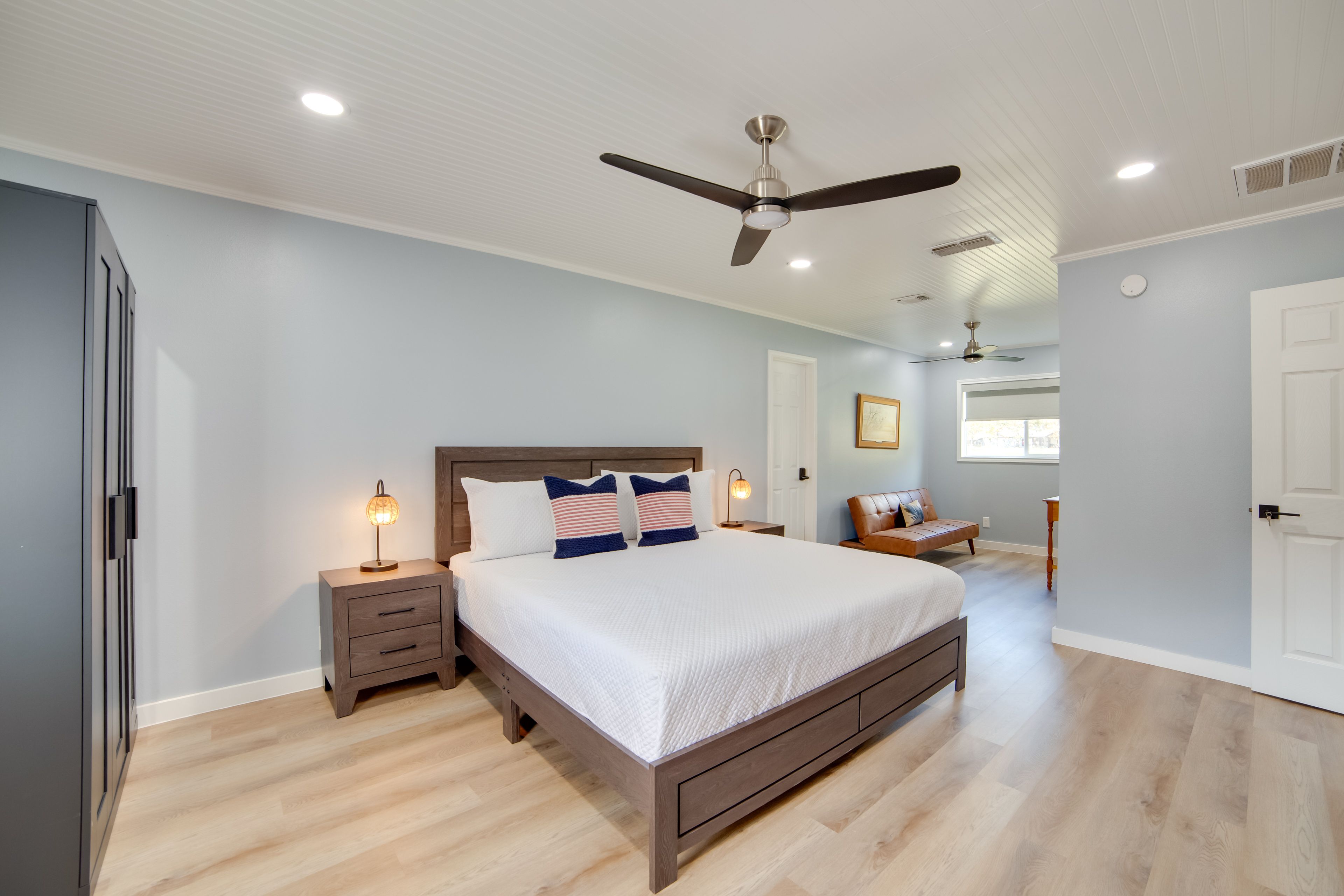 Bedroom 1 | King Bed | Full Futon