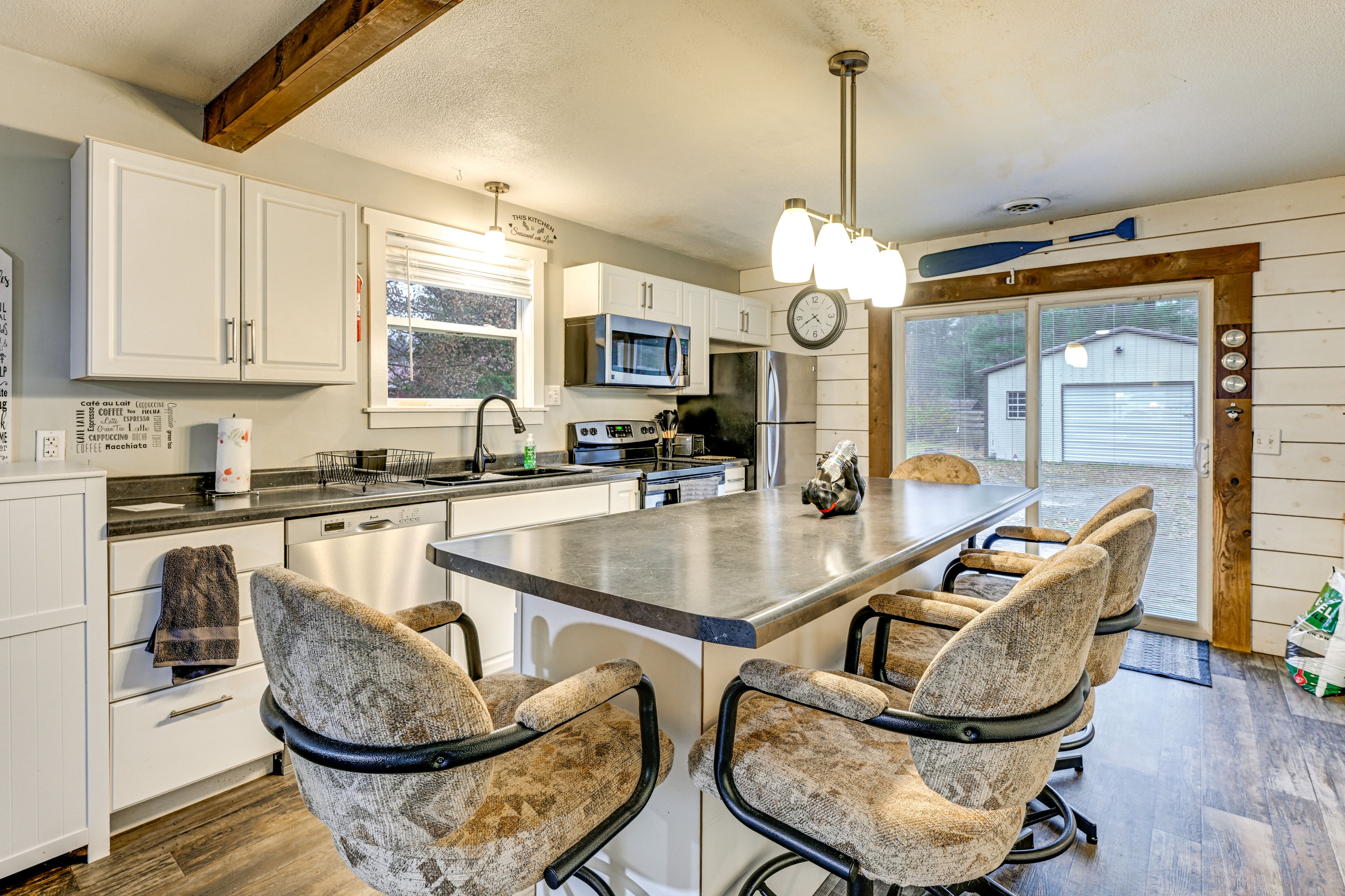 Kitchen | Toaster | Trash Bags & Paper Towels