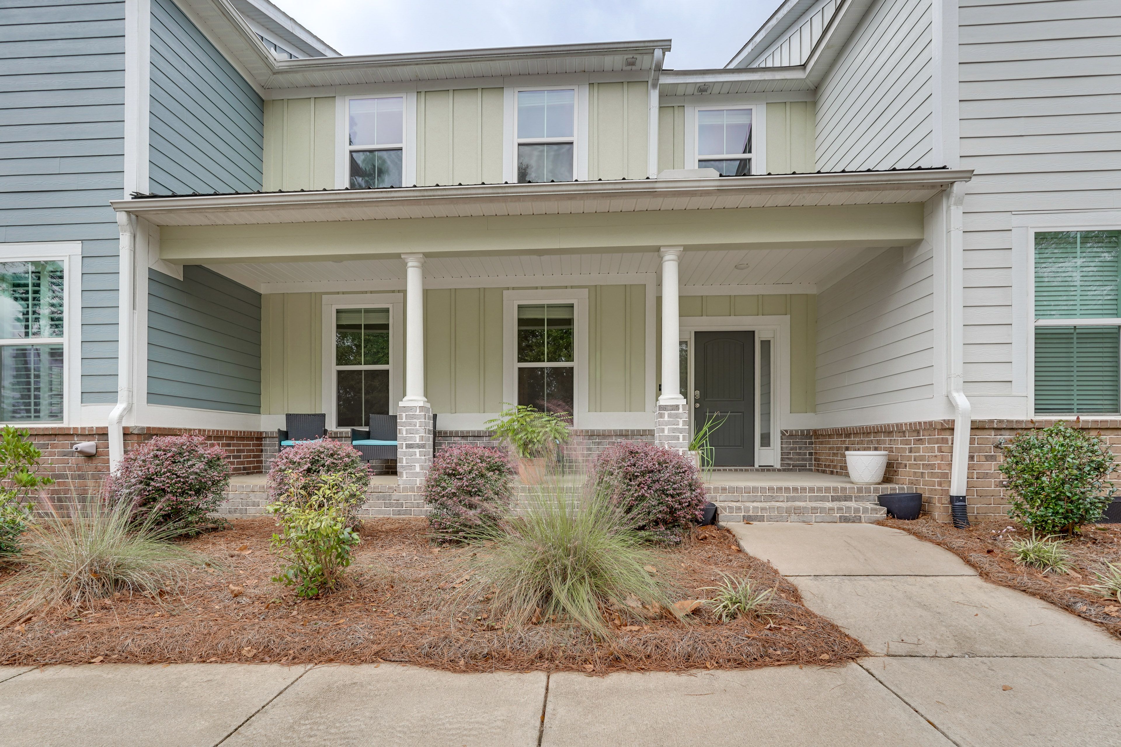 Property Exterior | Driveway (2 Vehicles) | Free Street Parking