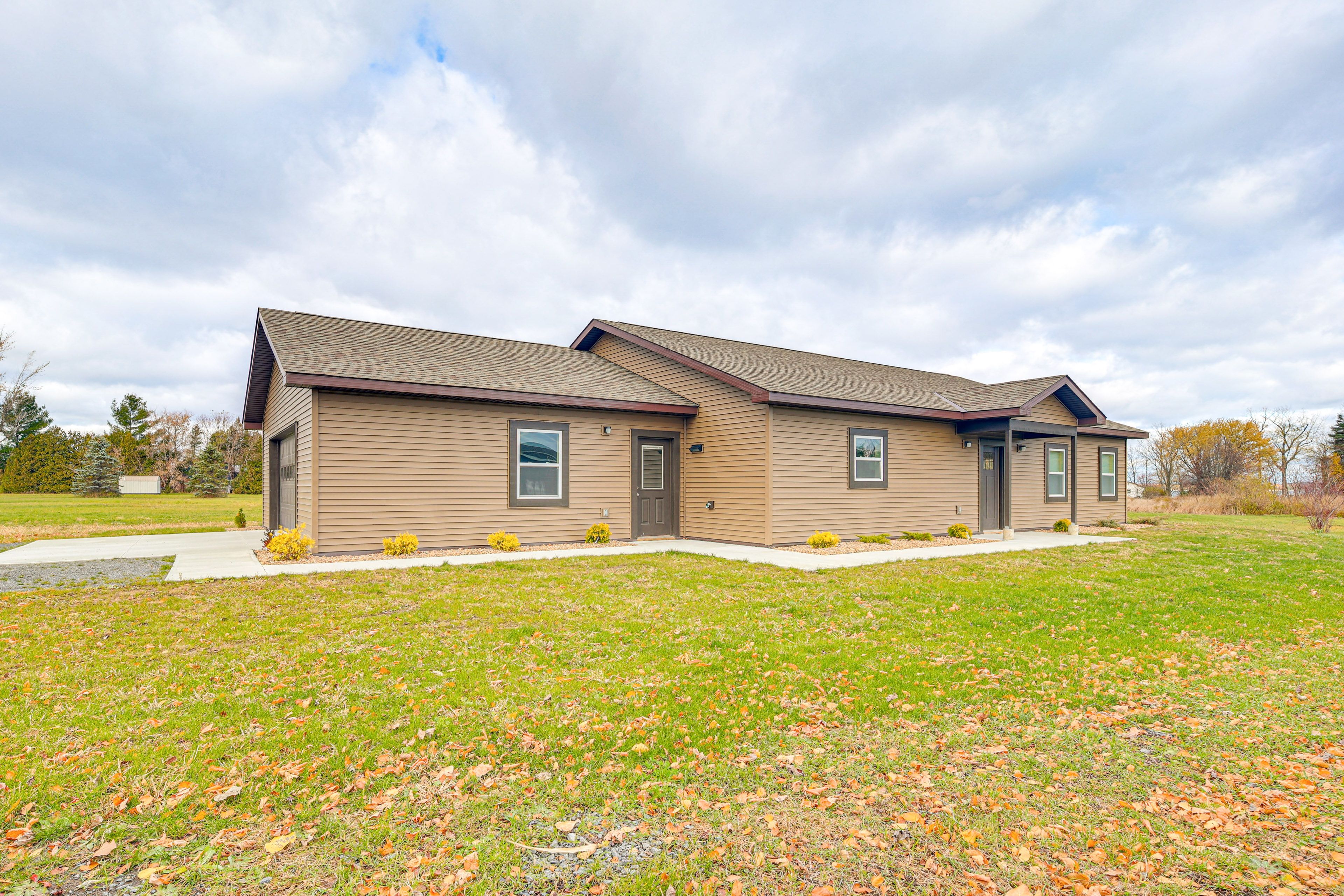 Parking | Garage (2 Vehicles) | Ample Driveway Parking