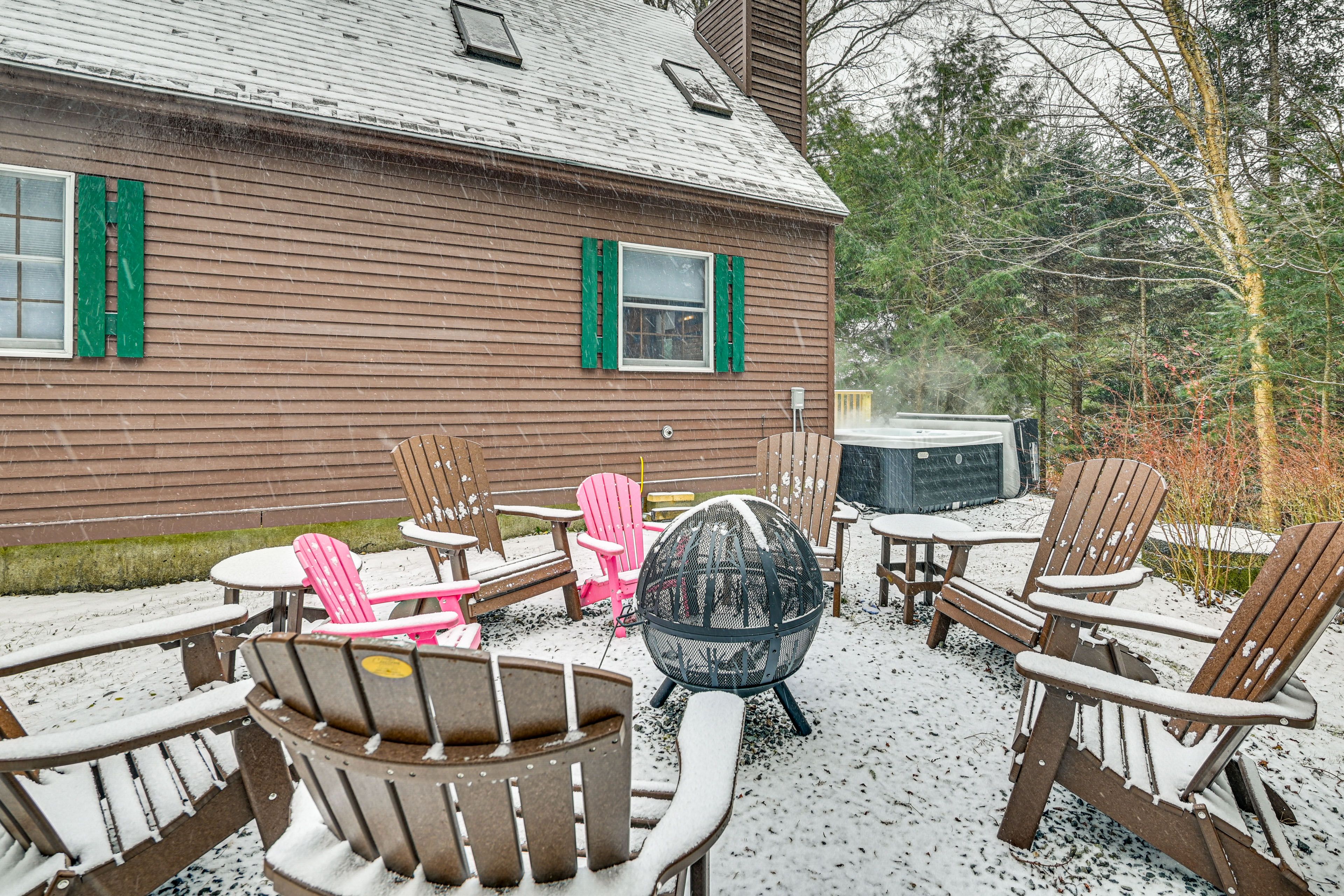 Fire Pit | Outdoor Seating