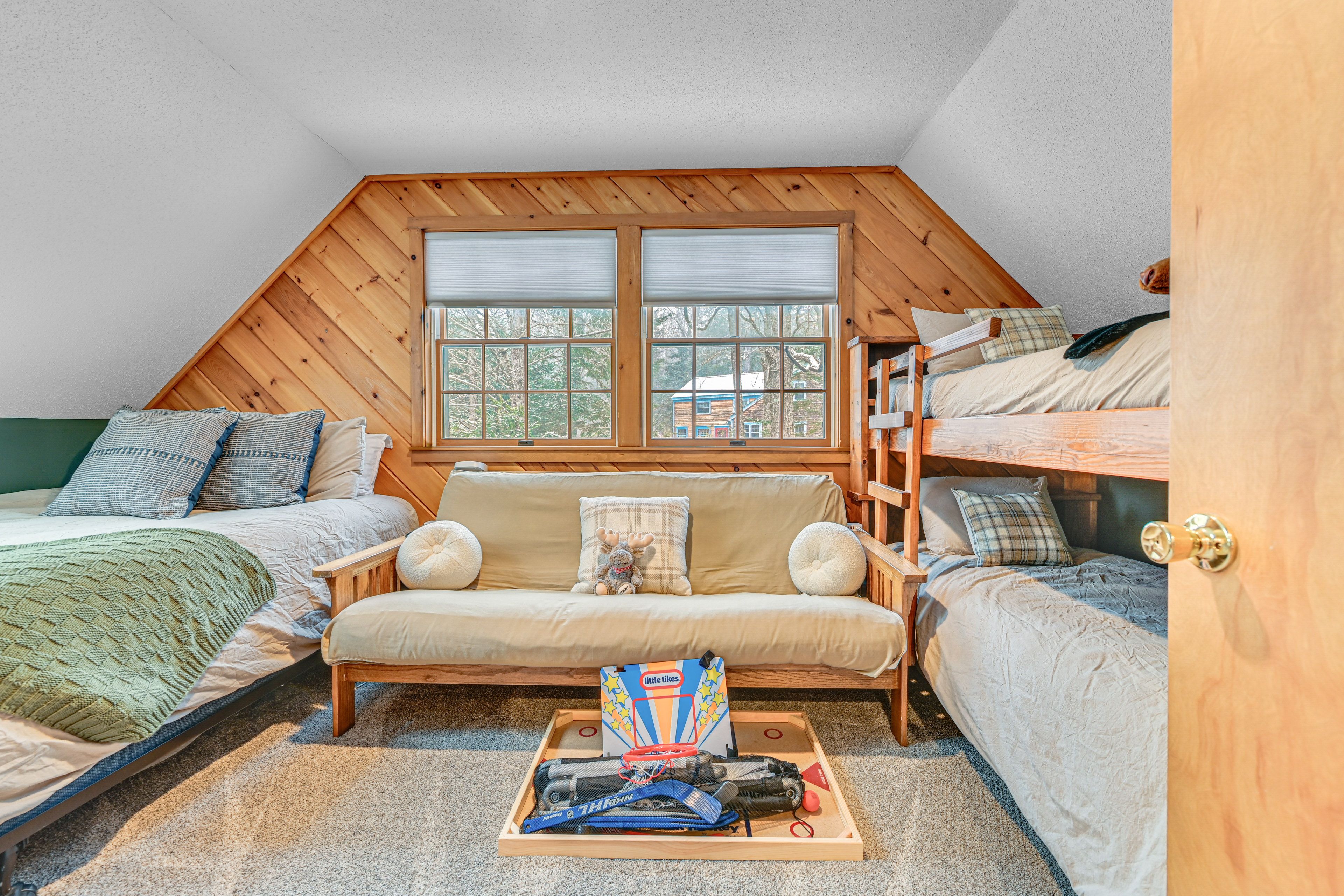 Bedroom 3 | Queen Bed | Twin Bunk Bed | Full Futon | 2nd Floor