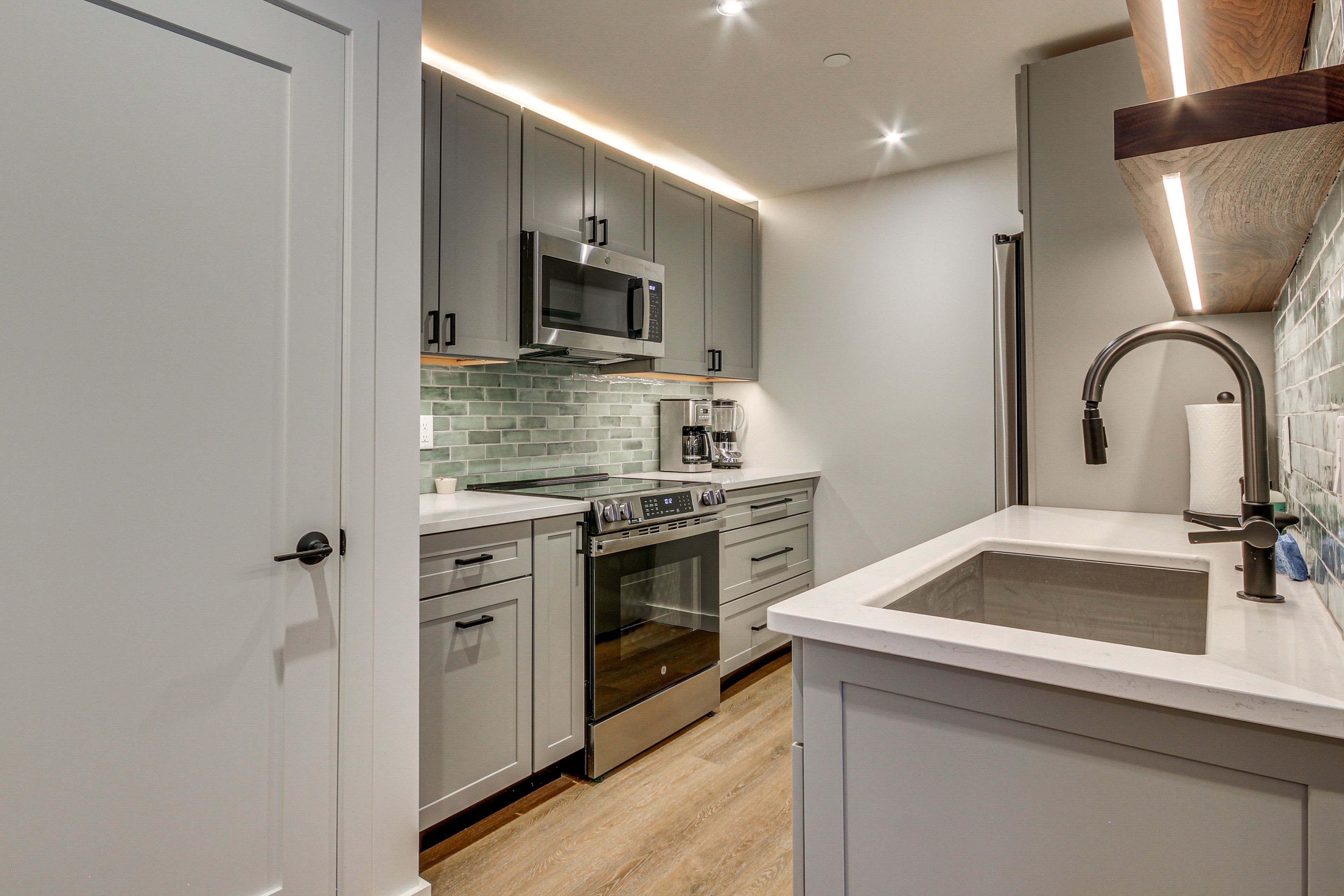 Kitchen | Trash Bags/Paper Towels