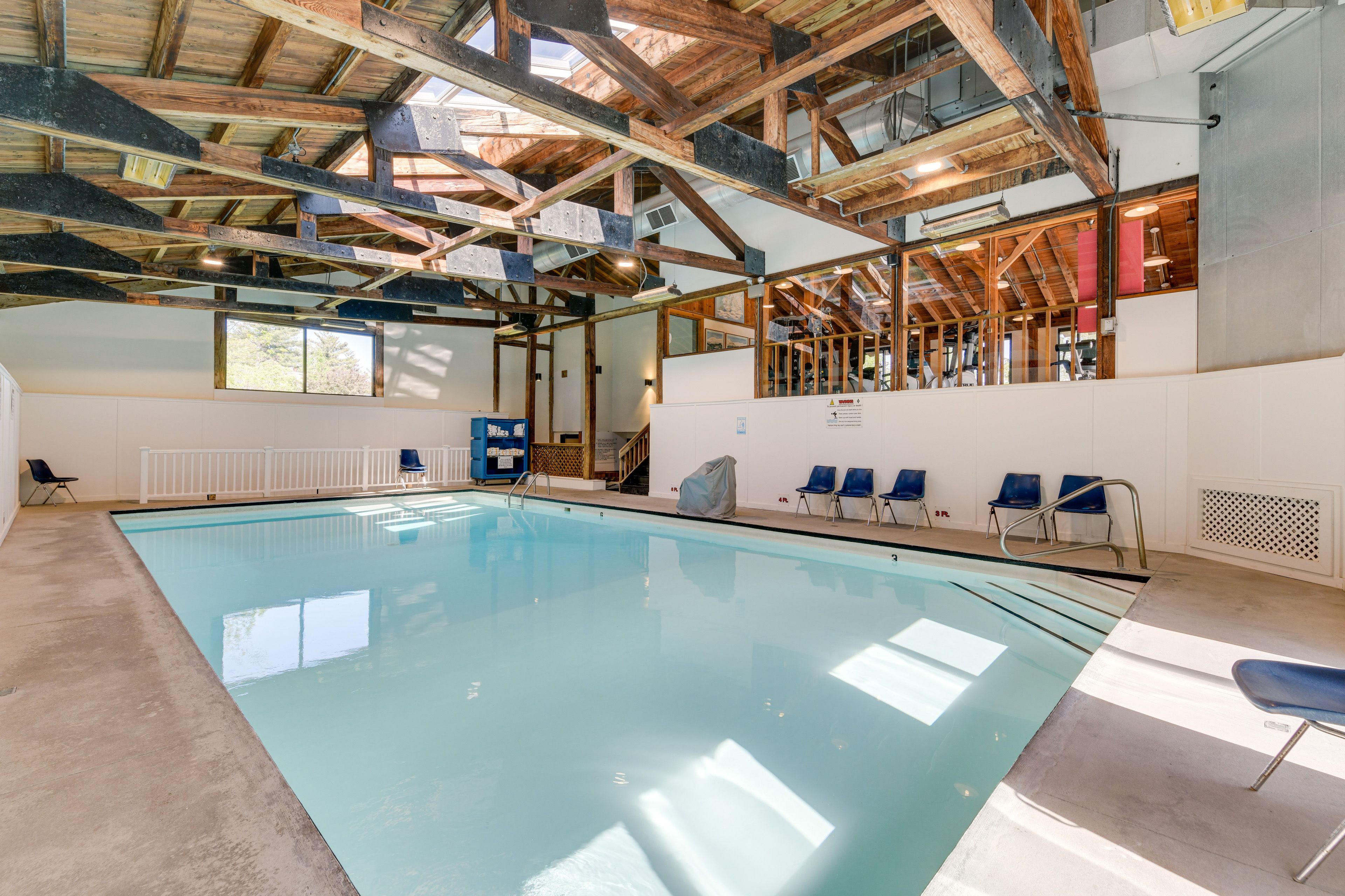 Mountainside Resort Amenities | Indoor Pool