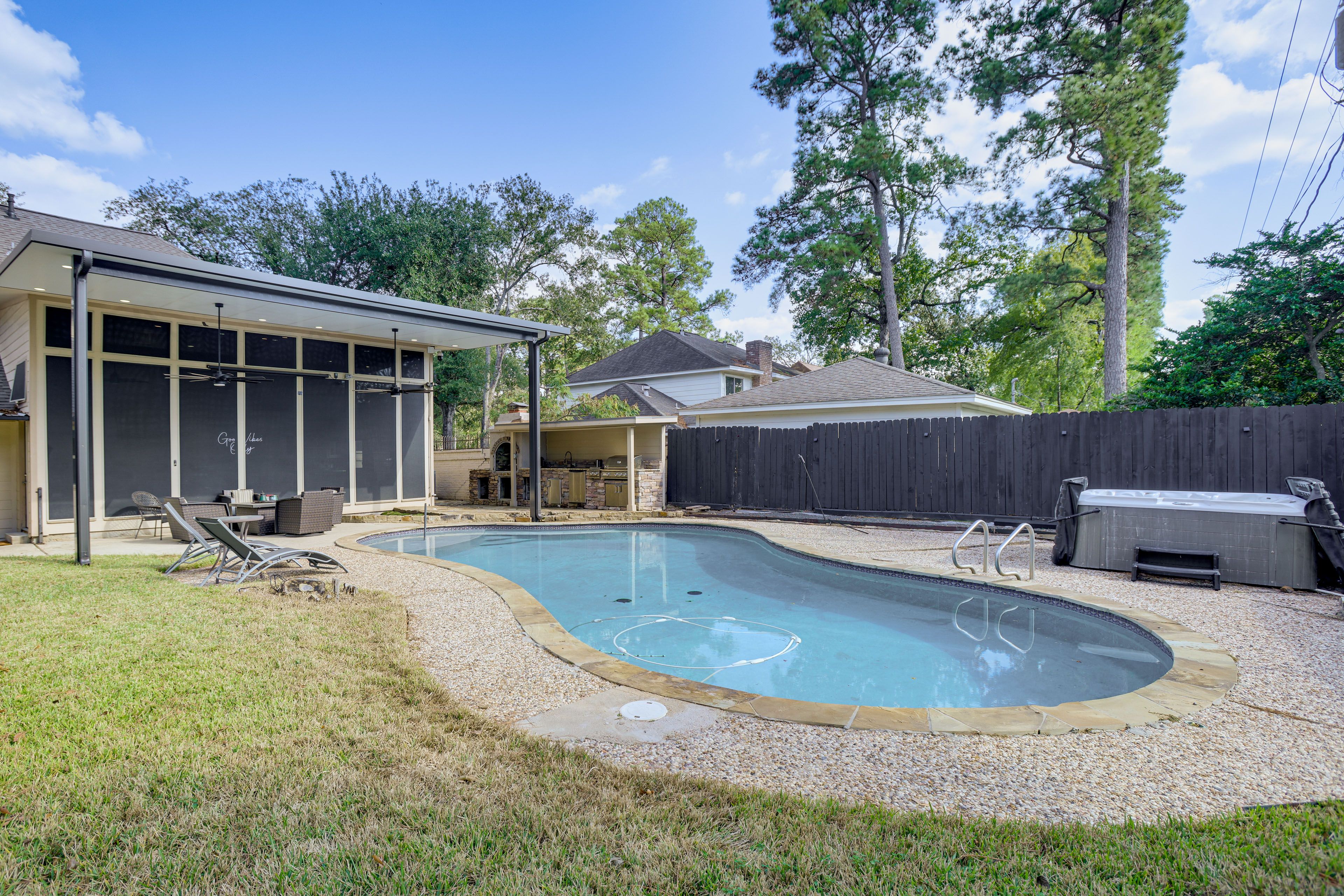 Fenced-In Yard | Outdoor Kitchen | Gas Grill & Fire Table | Private Hot Tub