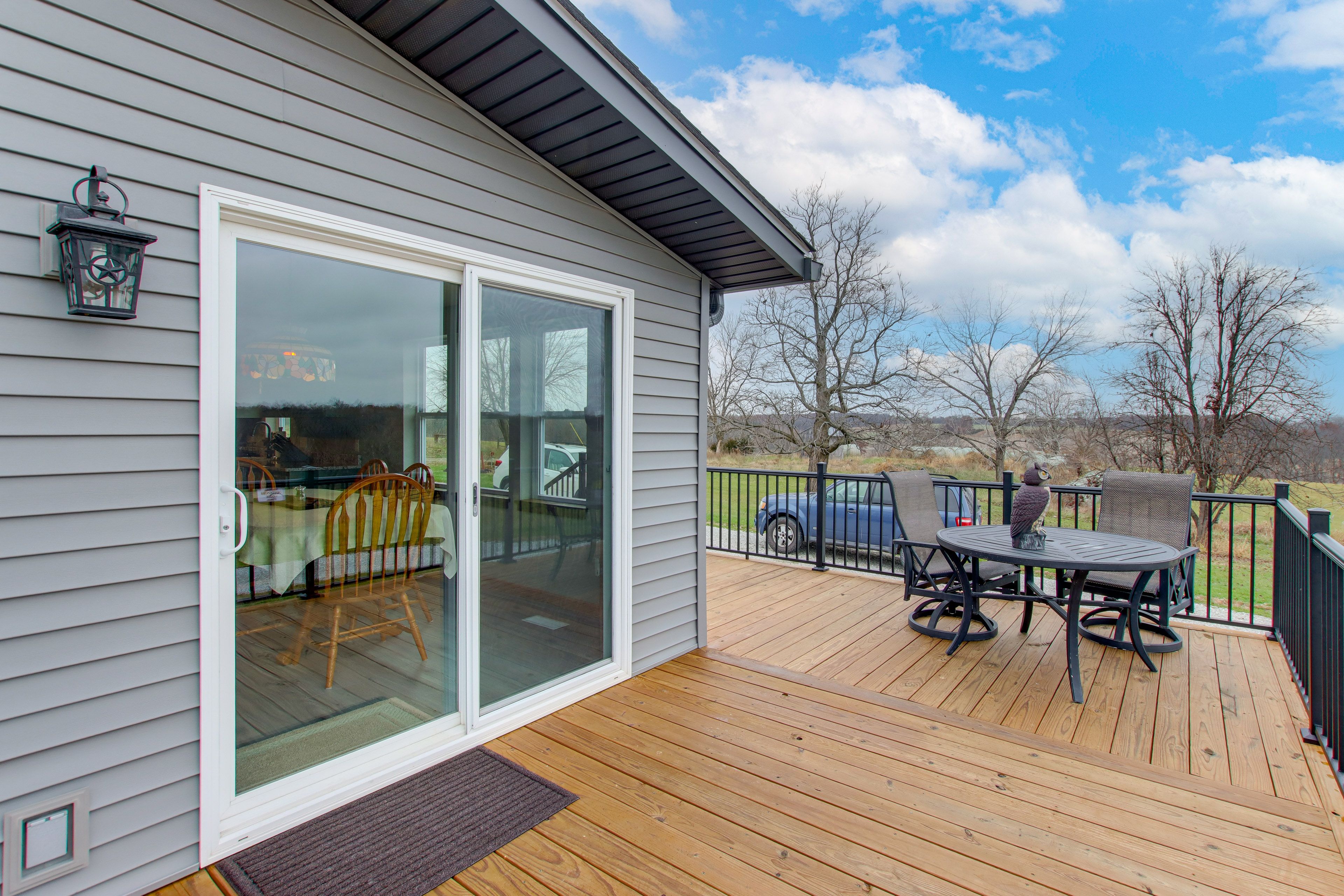 Furnished Deck | Gas Grill