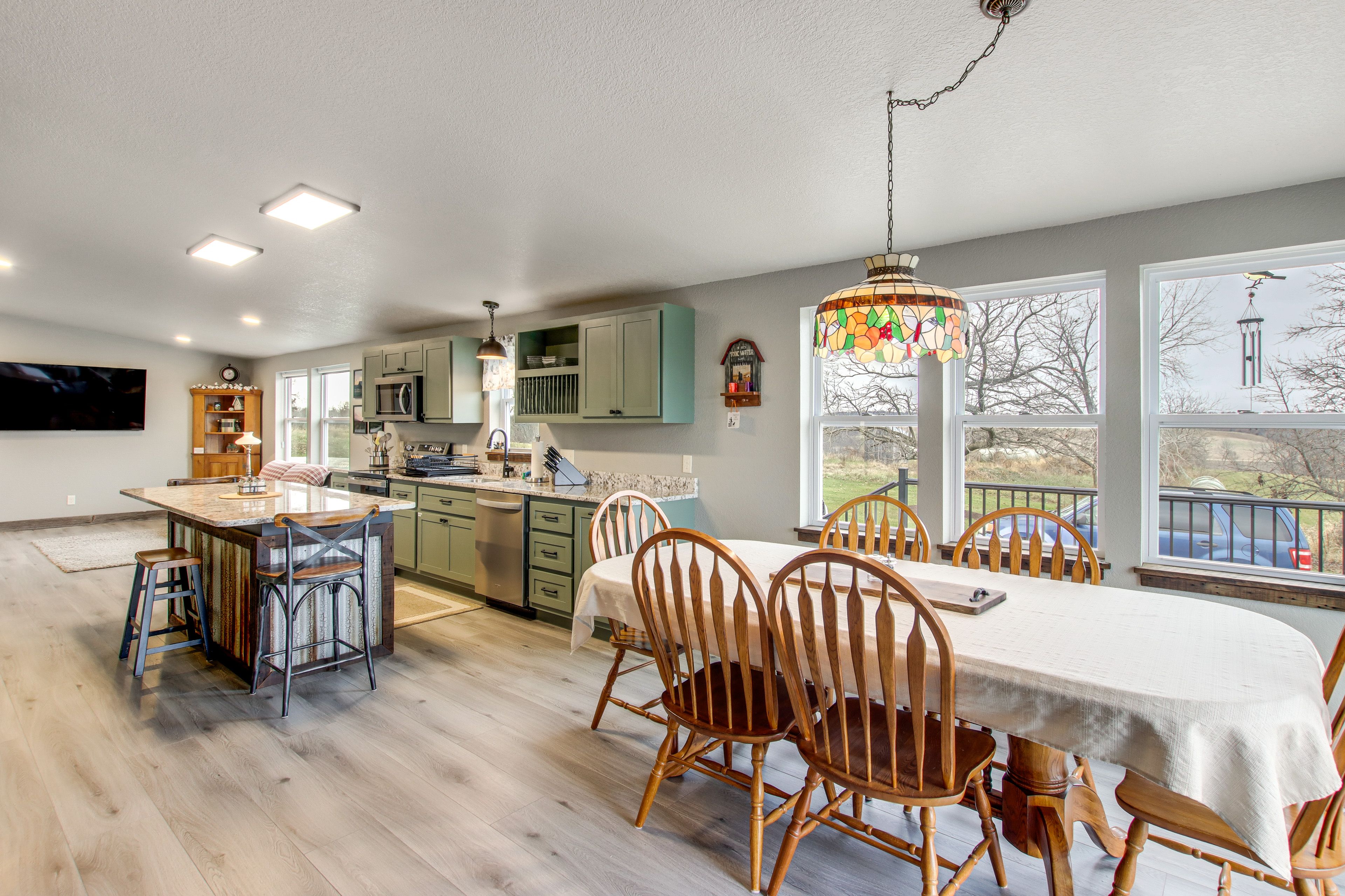 Kitchen & Dining Area | Dishwasher