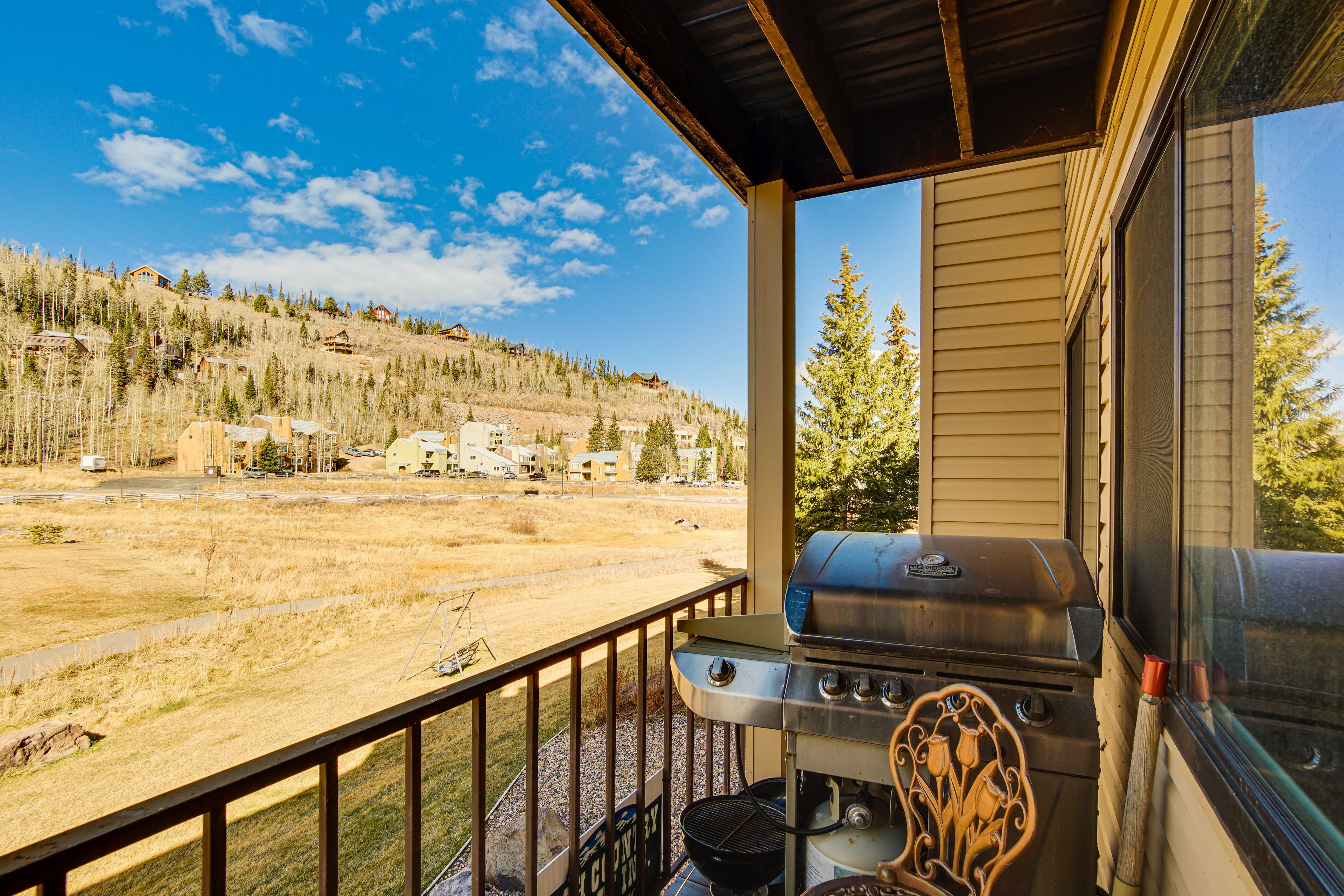 Private Balcony | Gas Grill