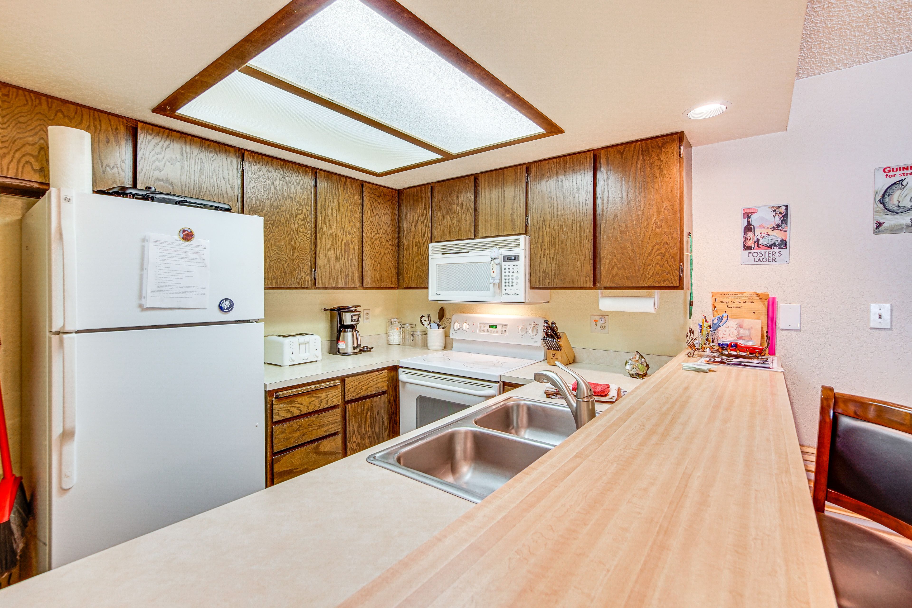 Kitchen | Single-Story Unit | 2nd-Floor Condo