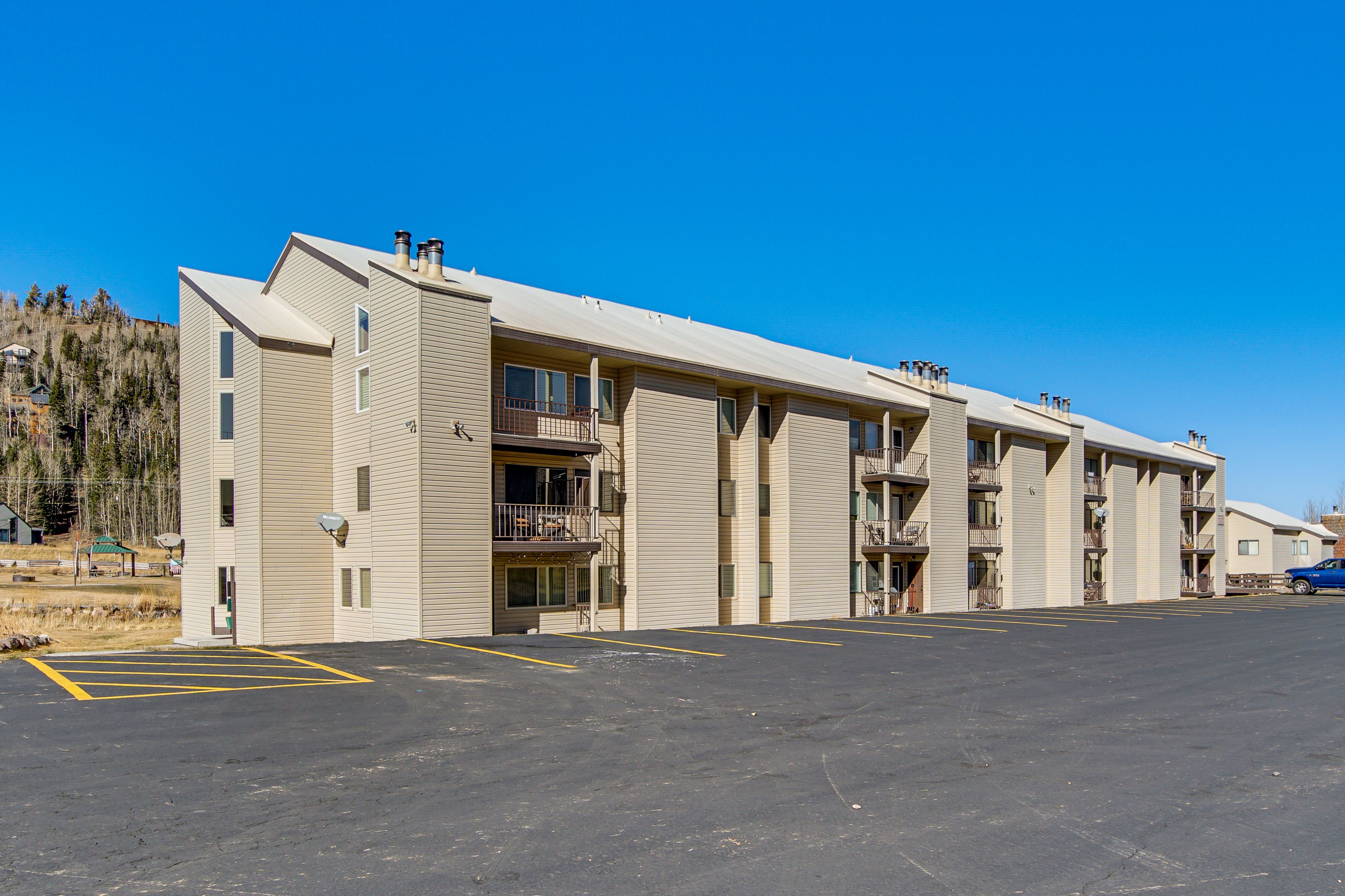 Parking | Community Lot (First-Come, First-Served)