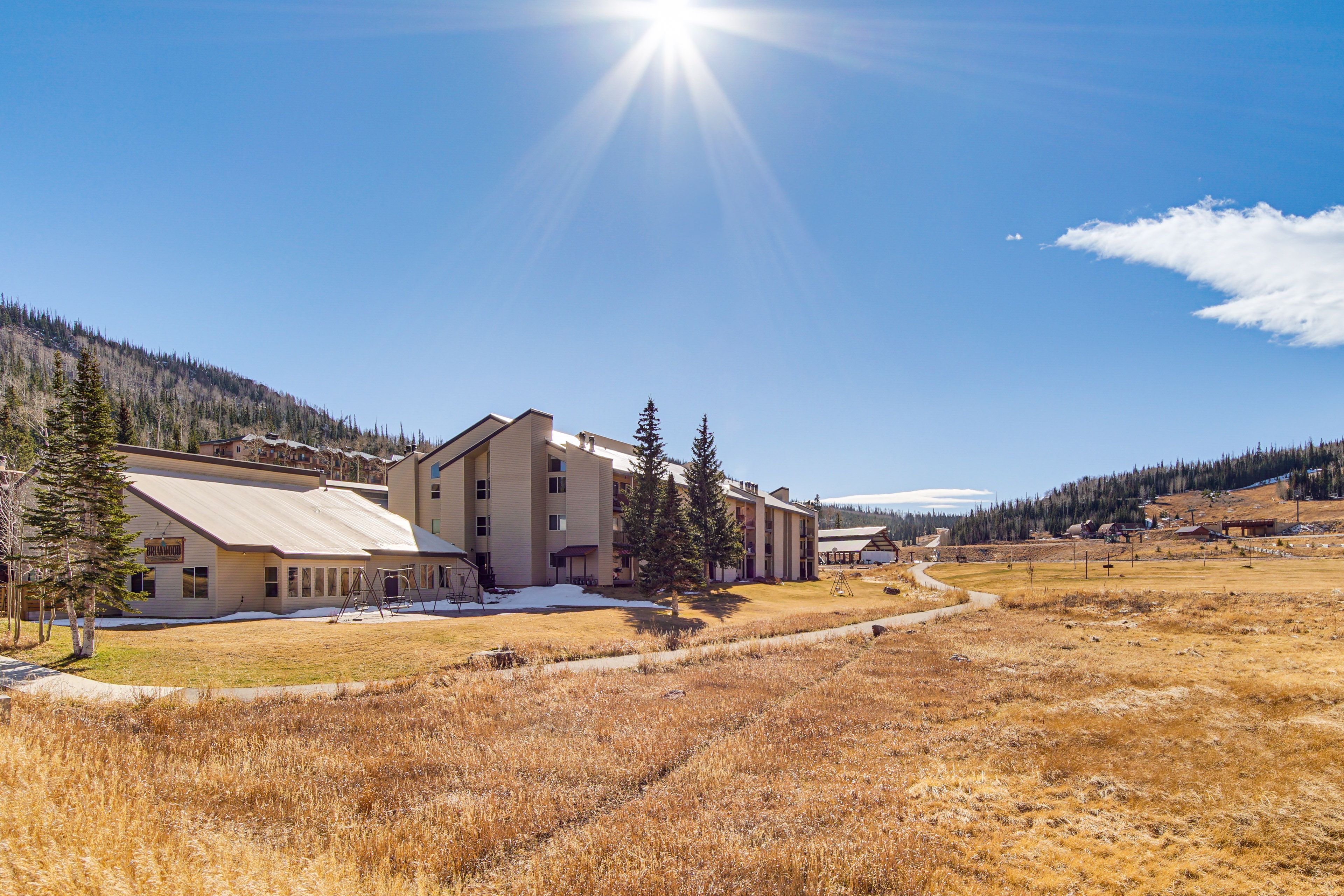 Building Exterior | Scenic Mountain Setting