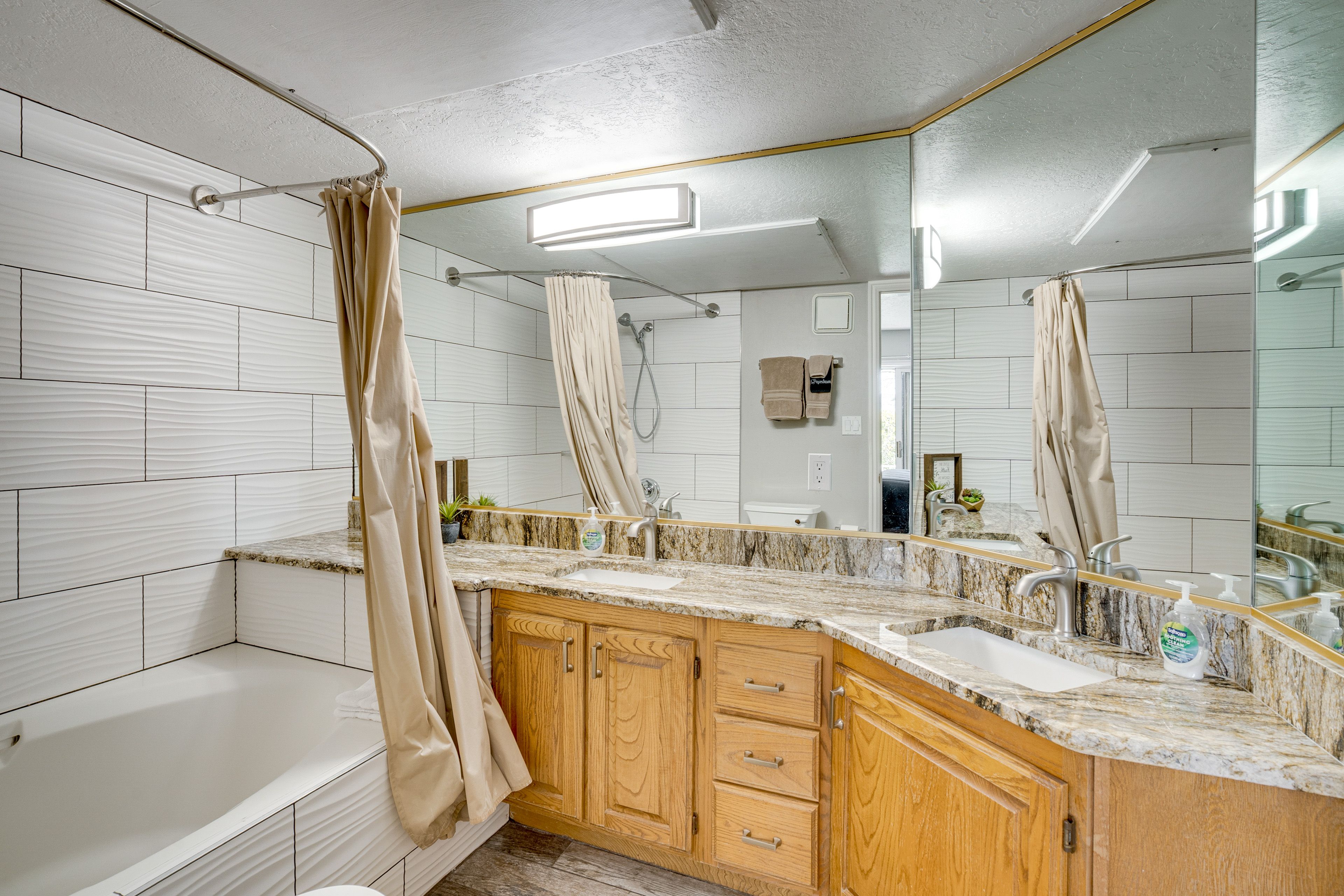 Bathroom | Towels Provided