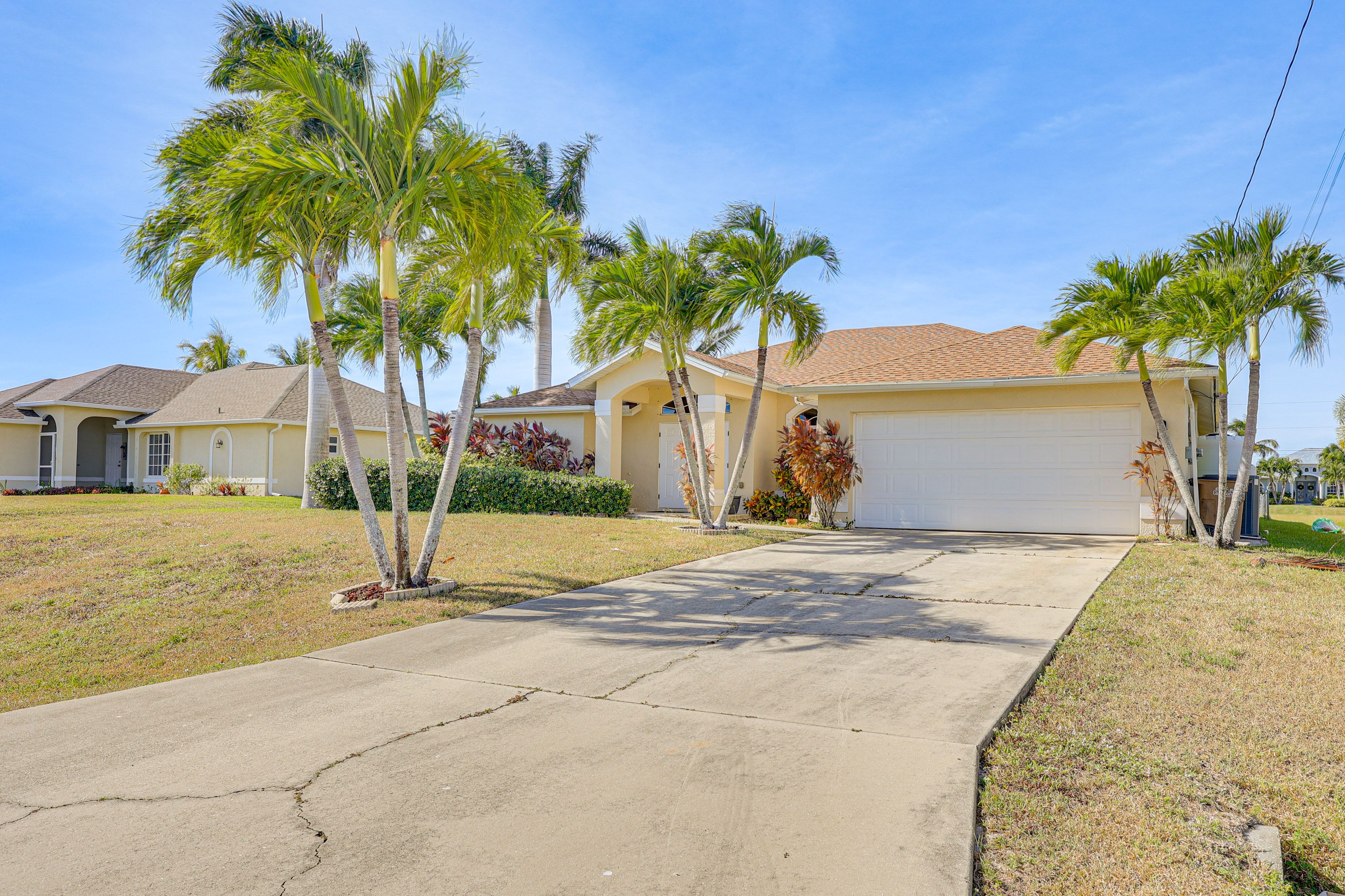 Parking | Garage (1 Vehicle) | Driveway (2 Vehicles) | Free Street Parking